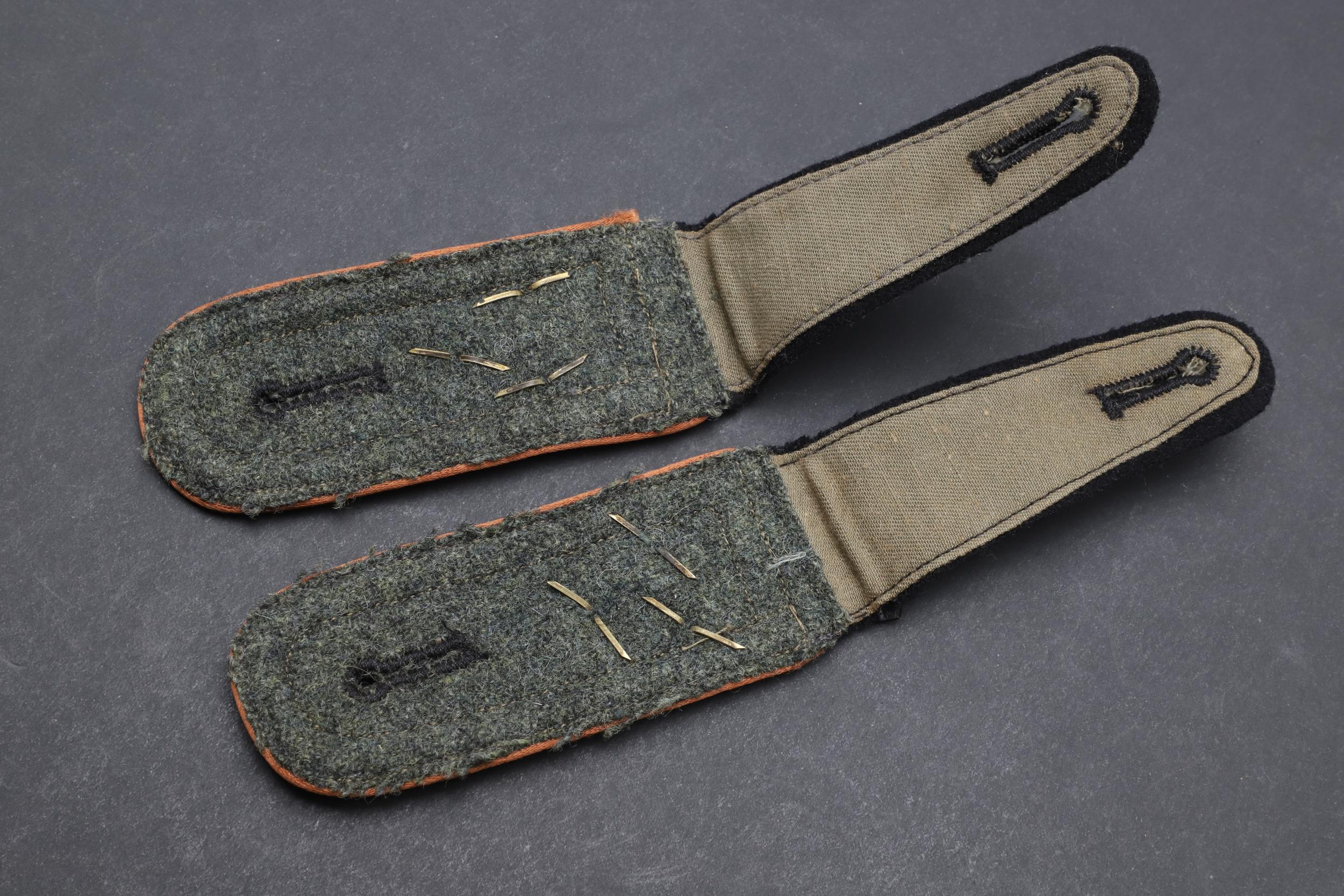 A PAIR OF SECOND WORLD WAR GERMAN WAFFEN-SS SHOULDER STRAPS. - Image 4 of 4