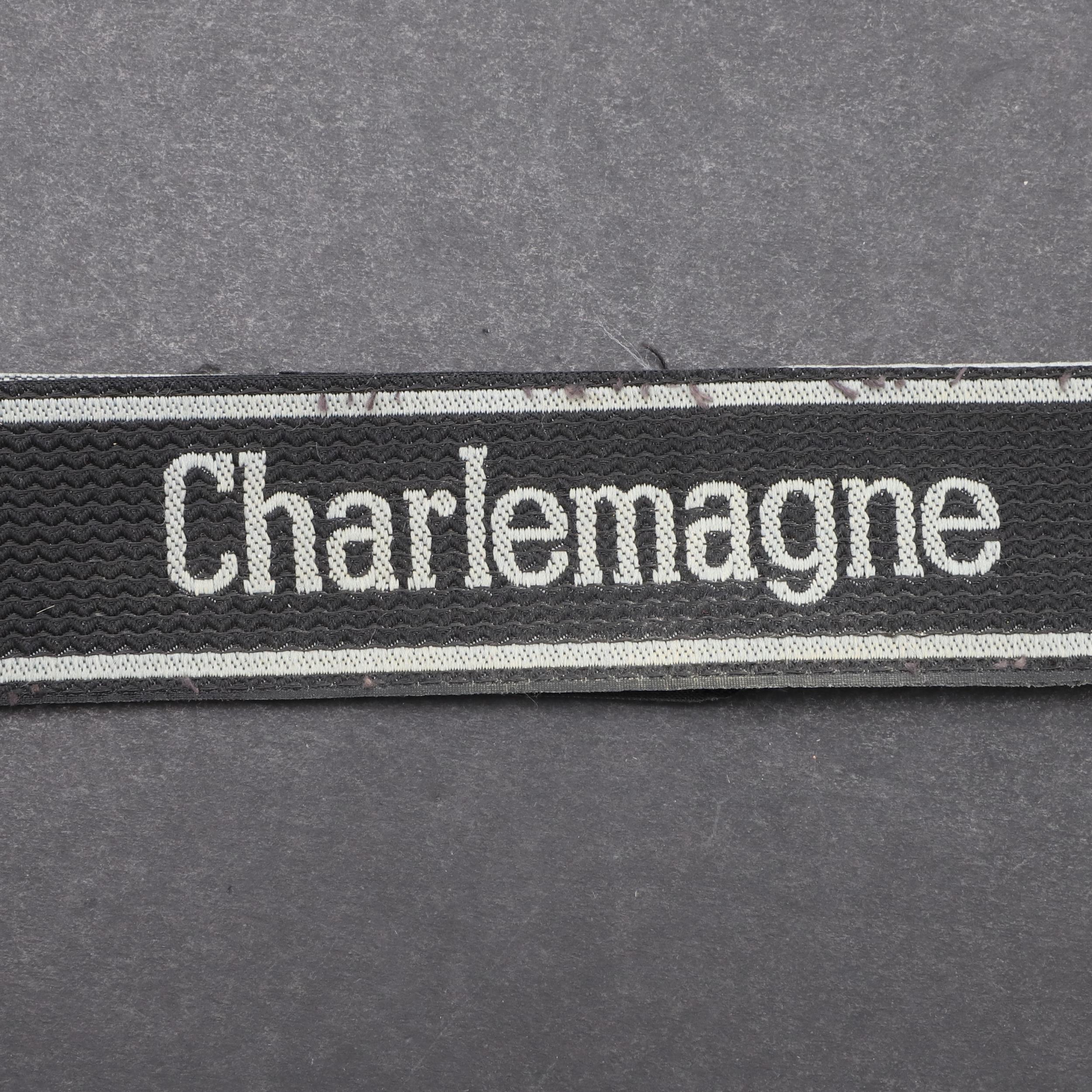 A SECOND WORLD WAR WAFFEN-SS 'CHARLEMAGNE' CUFFBAND. - Bild 2 aus 7