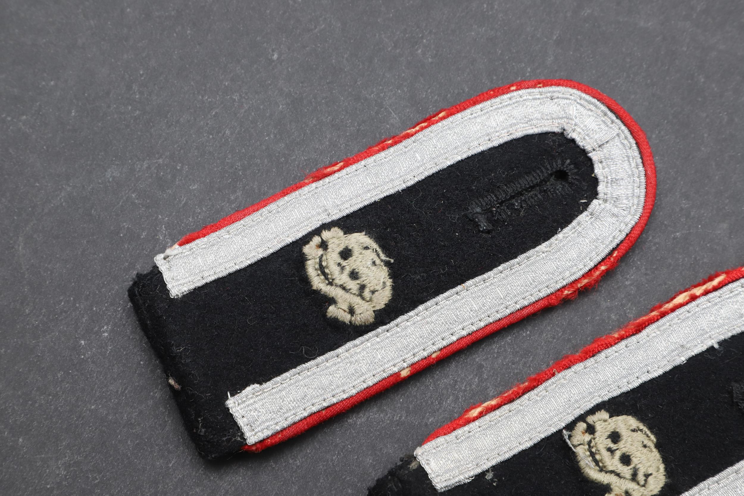 A PAIR OF SECOND WORLD WAR GERMAN WAFFEN-SS 'TOTENKOPF SHOULDER STRAPS. - Image 2 of 4