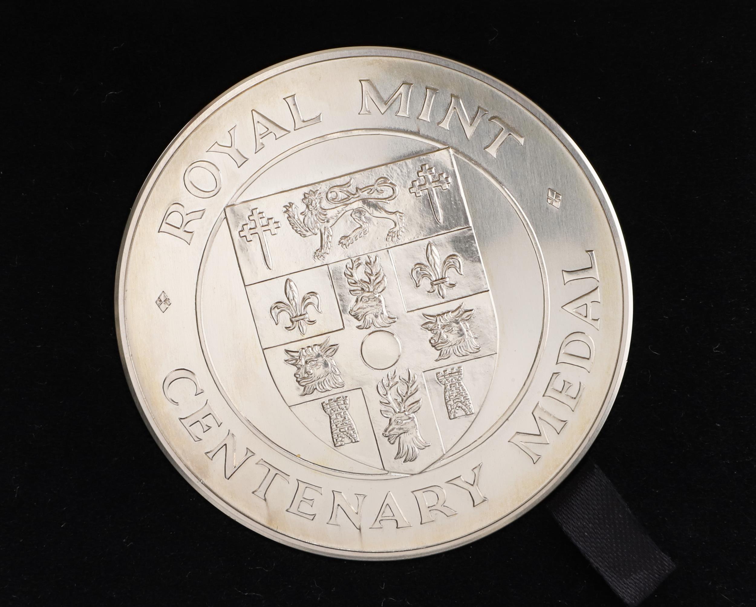 A SILVER MEDAL MARKING THE 800TH ANNIVERSARY OF THE CITY OF LONDON, 1989. - Bild 3 aus 6