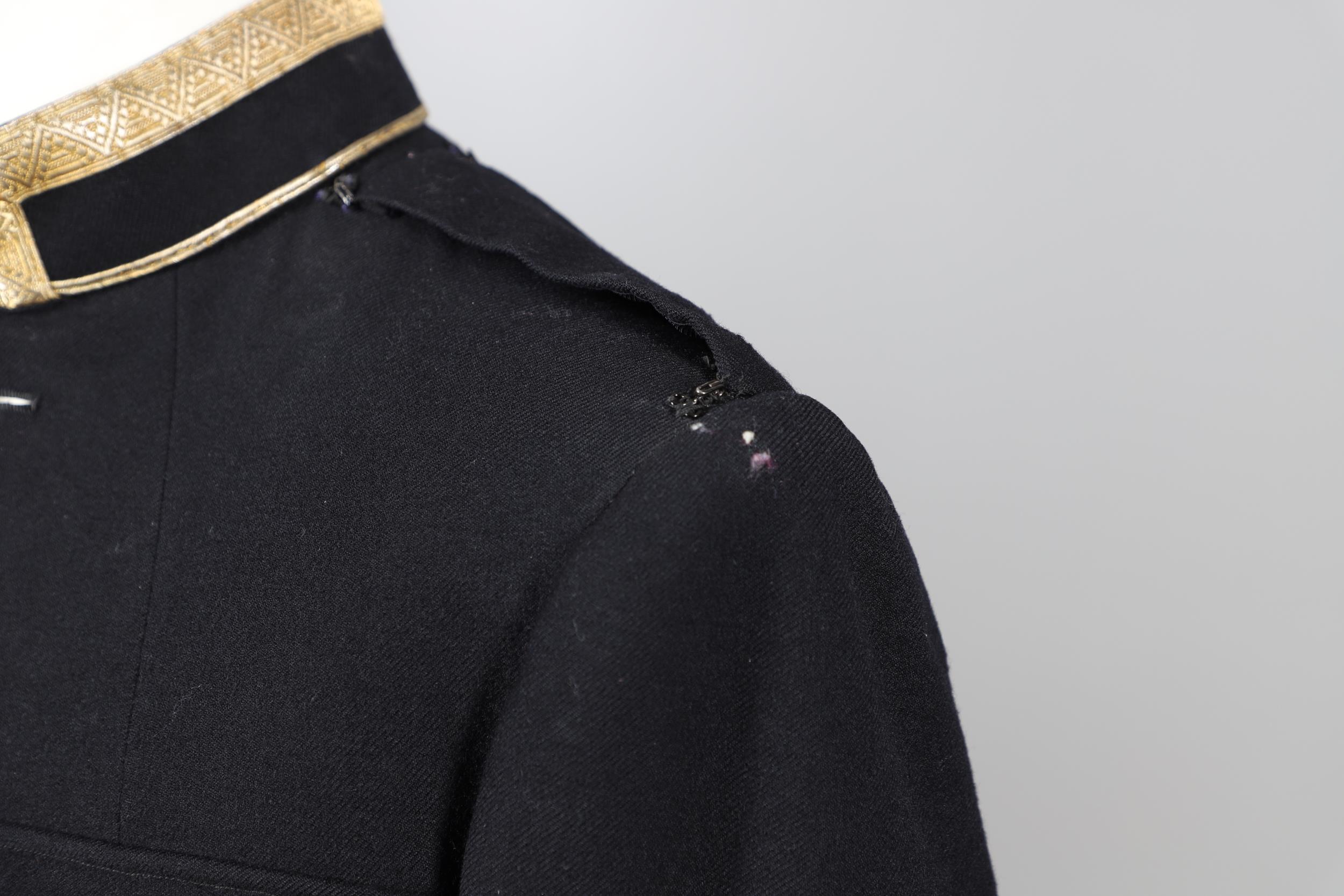 A POST SECOND WORLD WAR MESS JACKET AND BLUES UNIFORM FOR THE 15/19TH HUSSARS. - Image 6 of 34