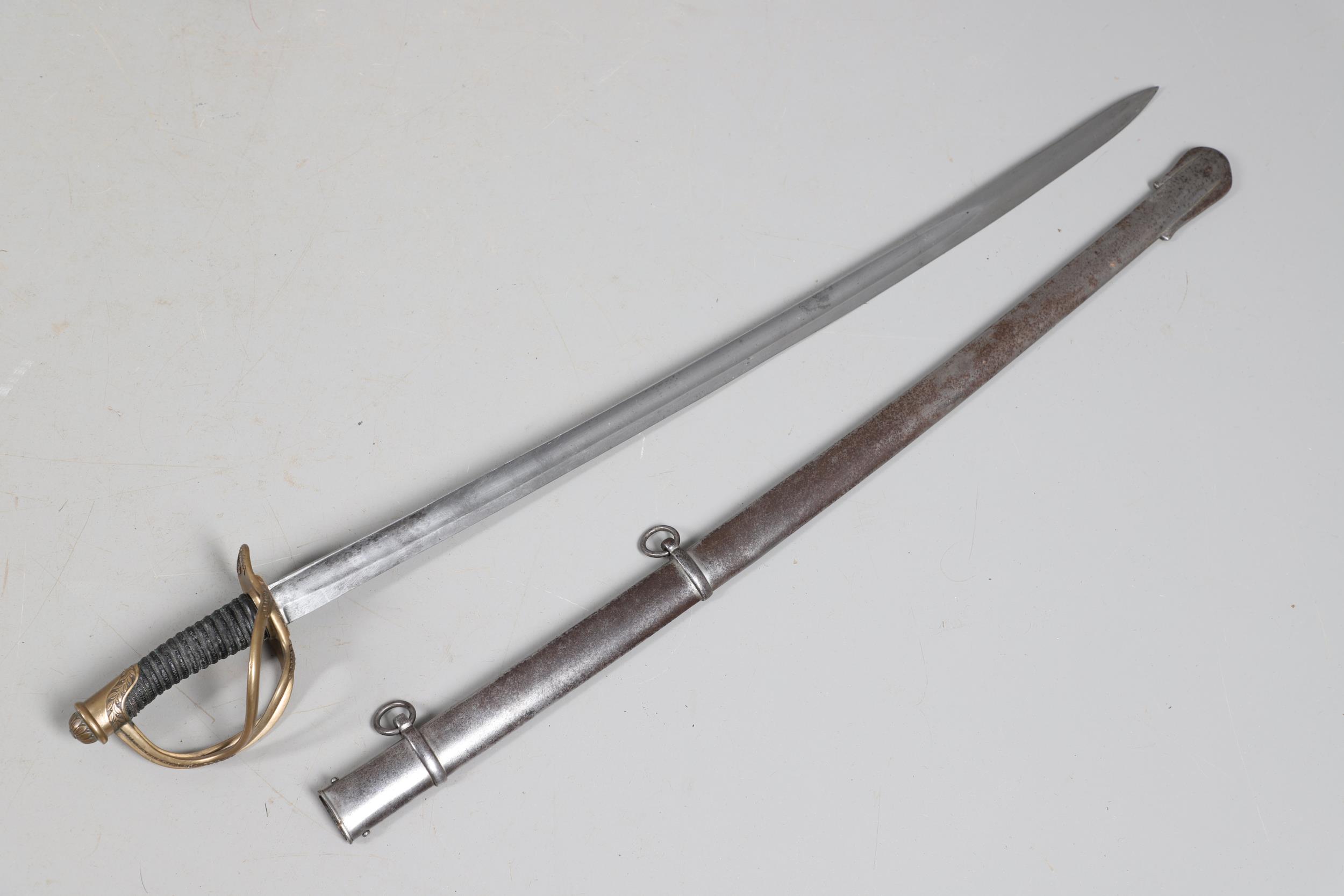A NAPOLEONIC FRENCH HEAVY CAVALRY CUIRASSIER SWORD AND SCABBARD. - Image 5 of 12