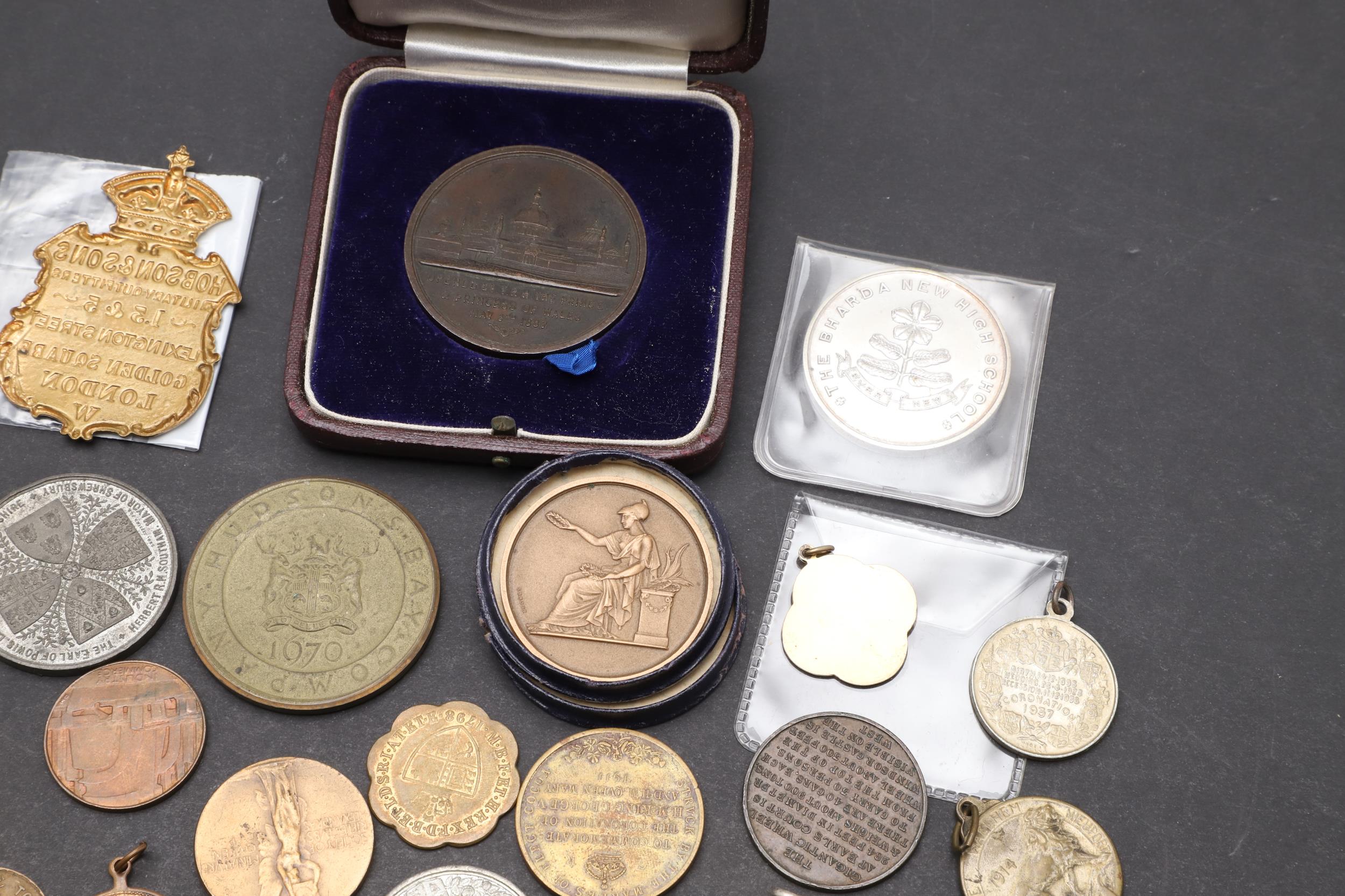 A COLLECTION OF COMMEMORATIVE AND SPORTING MEDALS. - Image 12 of 15