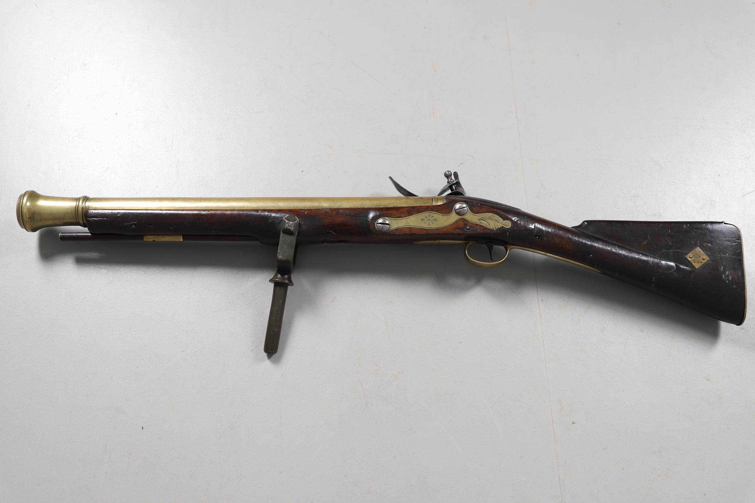 AN ENORMOUS LATE 18TH CENTURY SHIP MOUNTED CUSTOMS FLINTLOCK MUSKETOON. - Image 12 of 24