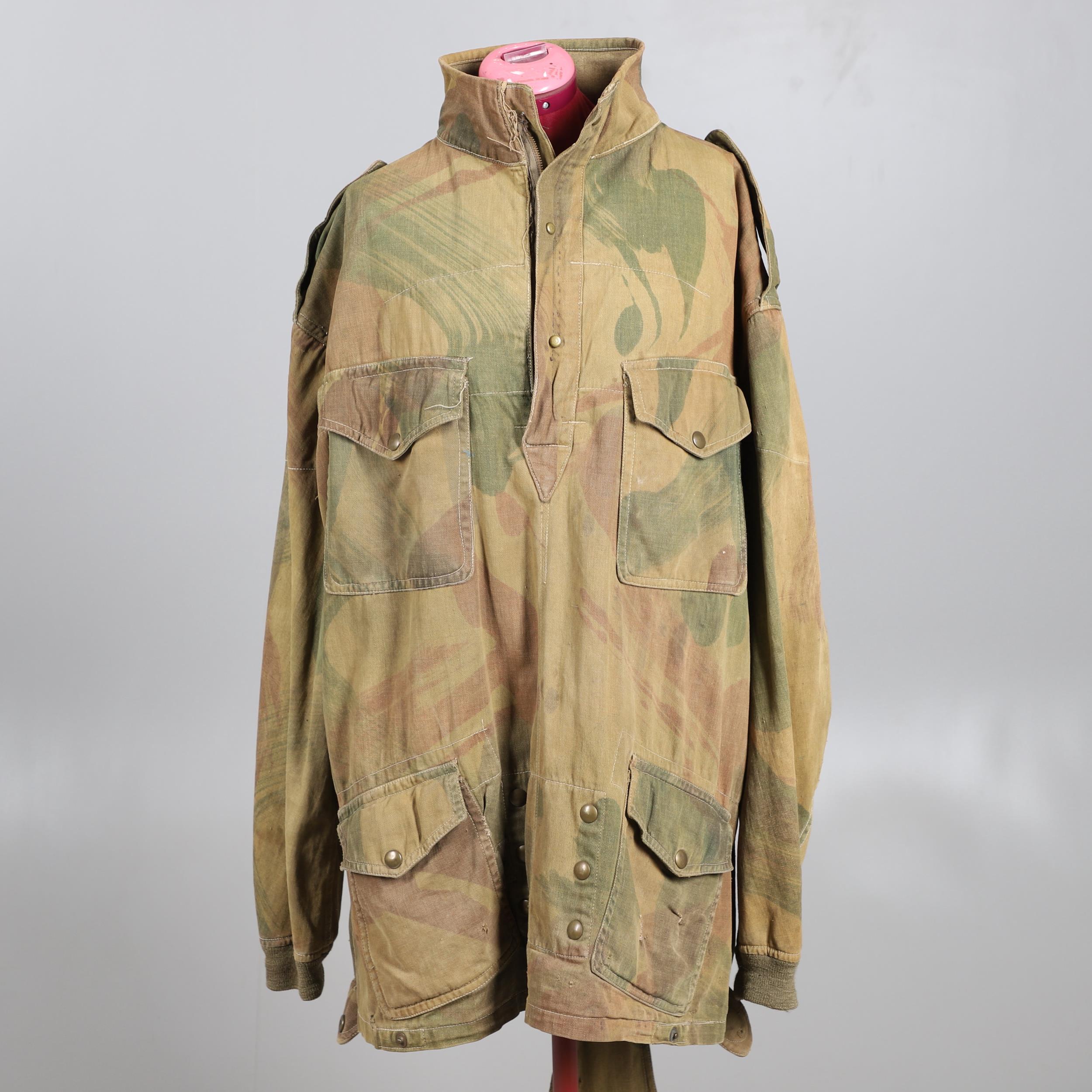 A SECOND WORLD WAR PERIOD 1943 PATTERN DENISON SMOCK.