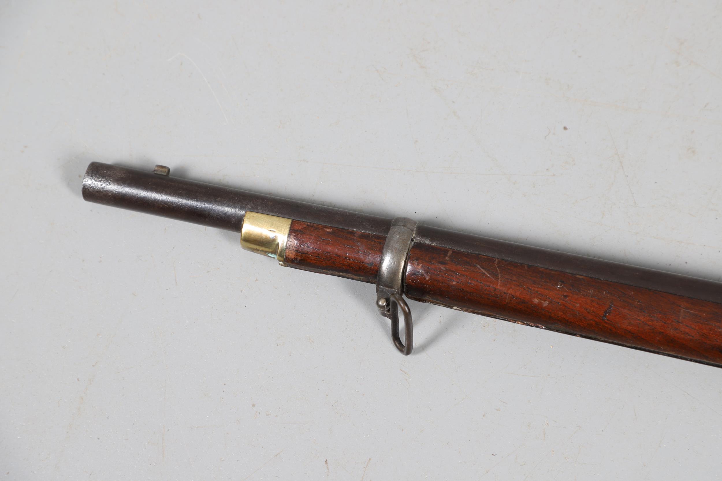 A 19TH CENTURY ENFIELD TYPE PERCUSSION FIRING RIFLE AND ANOTHER SIMILAR. - Image 13 of 23