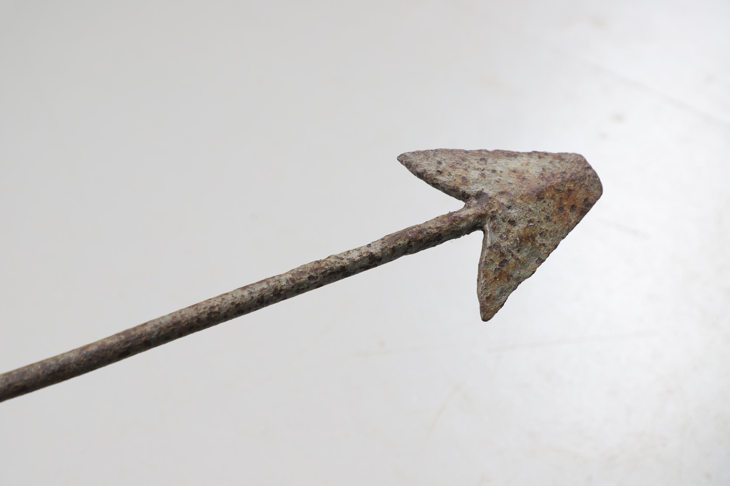 A 19TH CENTURY BELGIAN SMALL SWORD, ANOTHER SIMILAR AND A HARPOON POINT. - Image 6 of 15