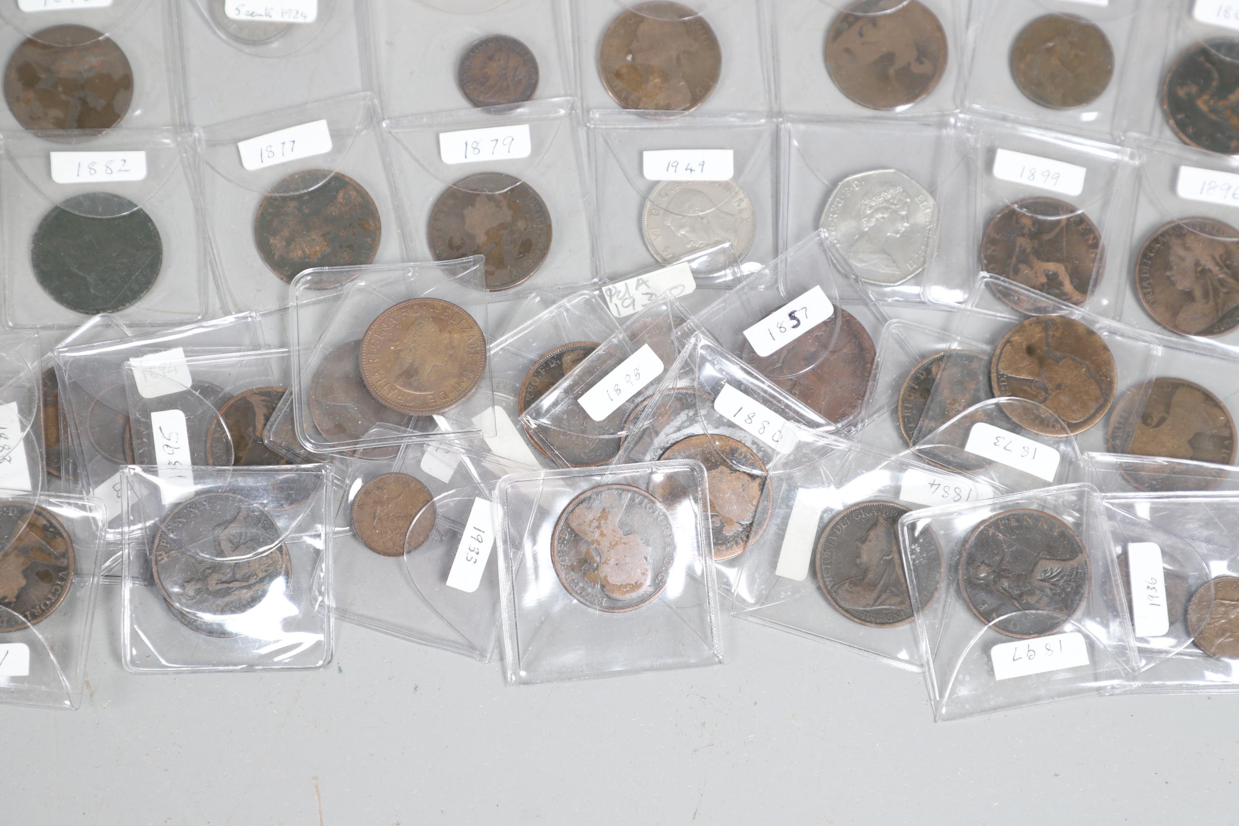 A MIXED COLLECTION OF COINS TO INCLUDE A FESTIVAL OF BRITAIN CROWN AND OTHERS. - Bild 12 aus 17