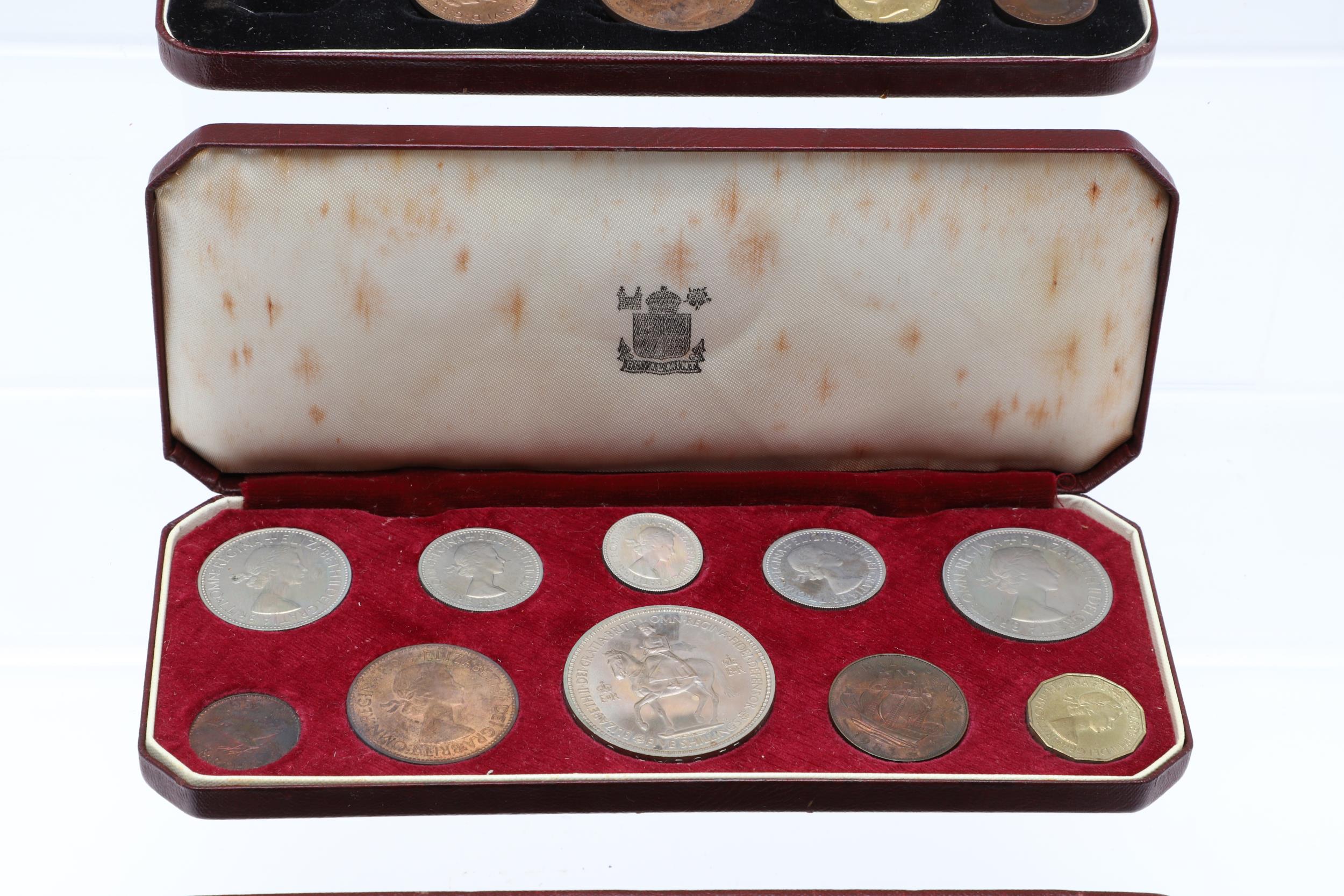 THREE MID 20TH CENTURY SPECIMEN COIN SETS, 1950, 1951 AND 1953. - Bild 3 aus 11