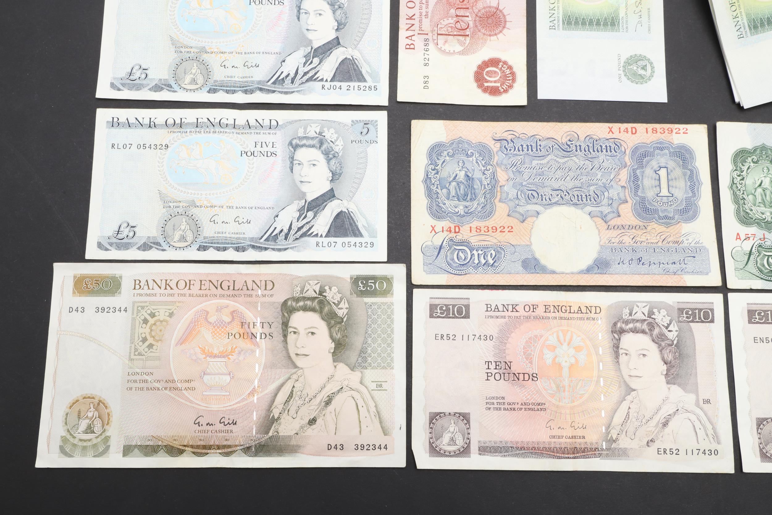 A COLLECTION OF ELIZABETH II BANKNOTES TO INCLUDE A FIFTY POUND NOTE. - Image 3 of 11