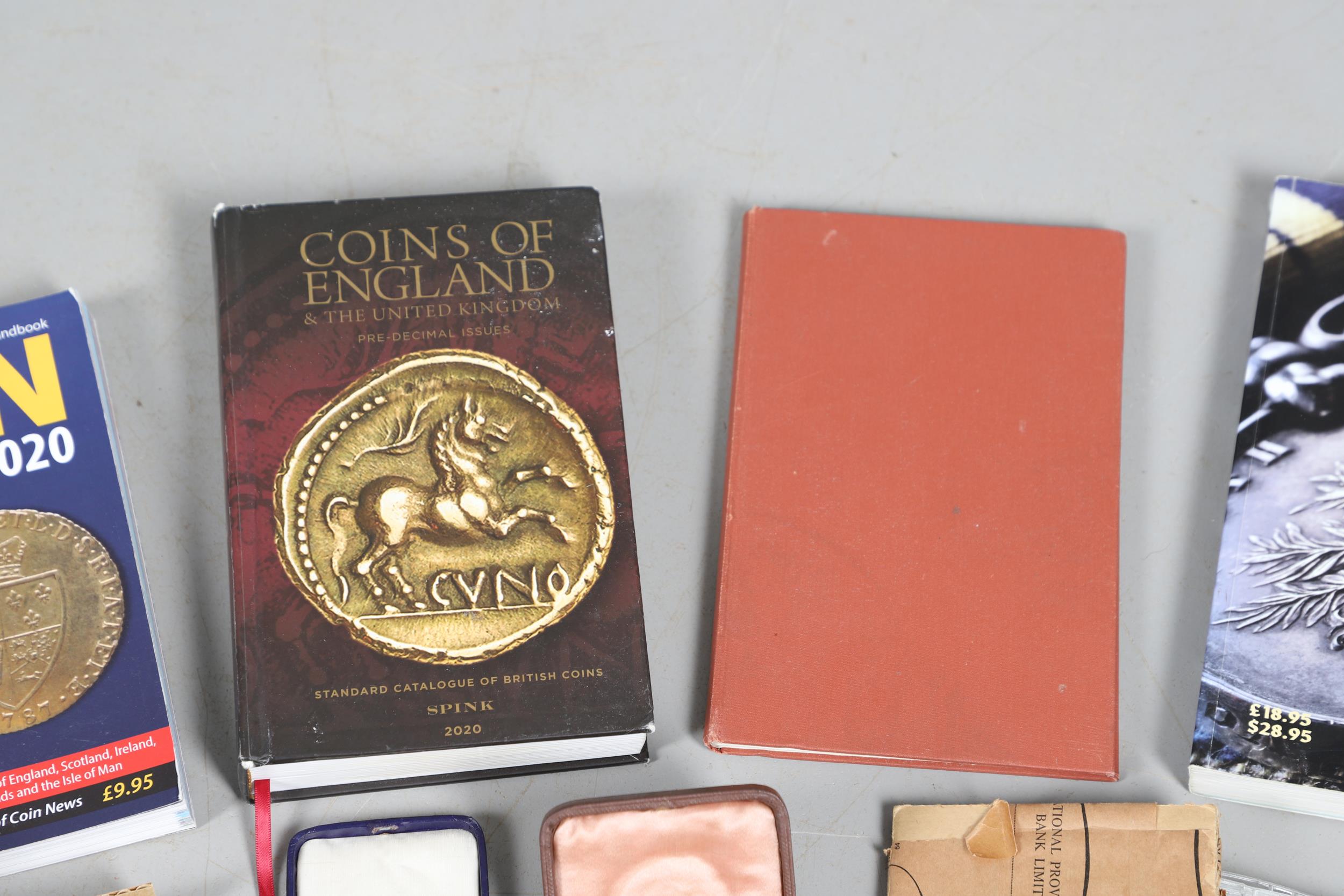 A MIXED COLLECTION OF COINS, BOOKS AND OTHER ITEMS. - Image 3 of 8