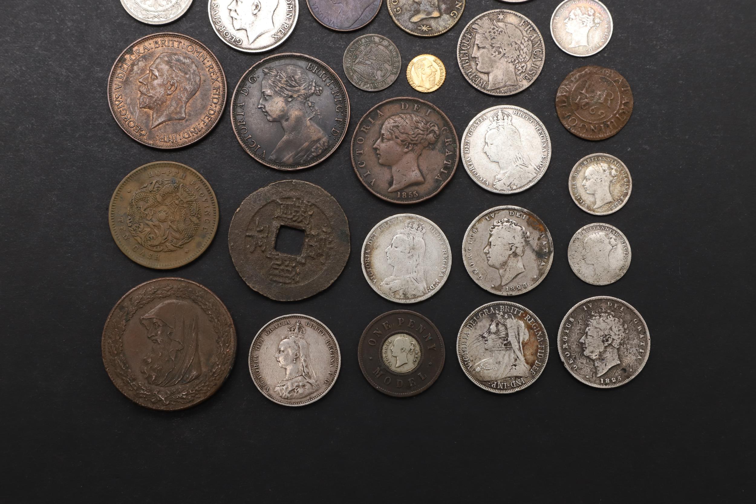 A SMALL COLLECTION OF COINS TO INCLUDE A DRUIDS HEAD PENNY AND OTHERS. - Bild 3 aus 6