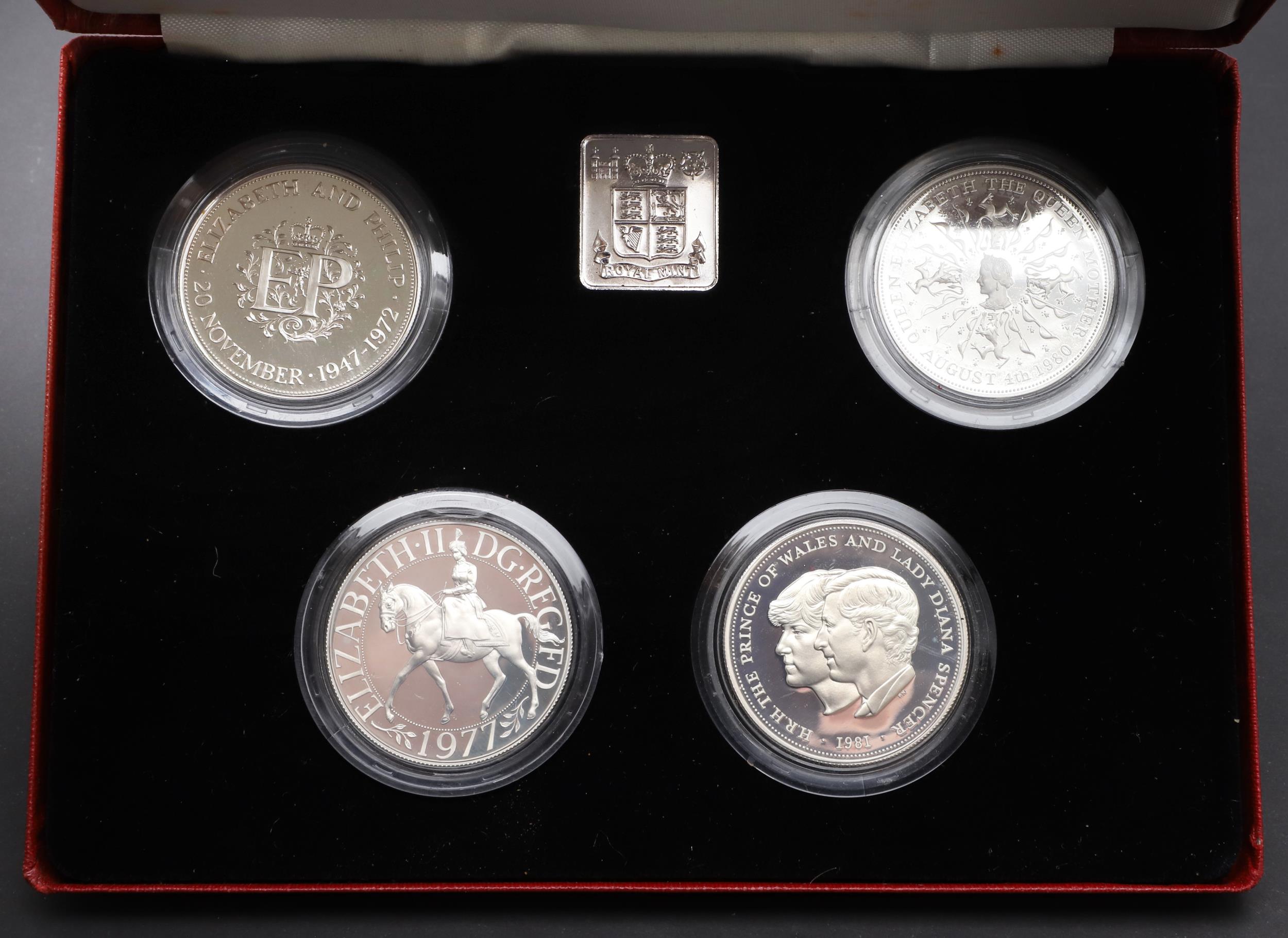 A CASED ROYAL MINT COLLECTION OF FOUR SILVER CROWNS. - Bild 2 aus 6