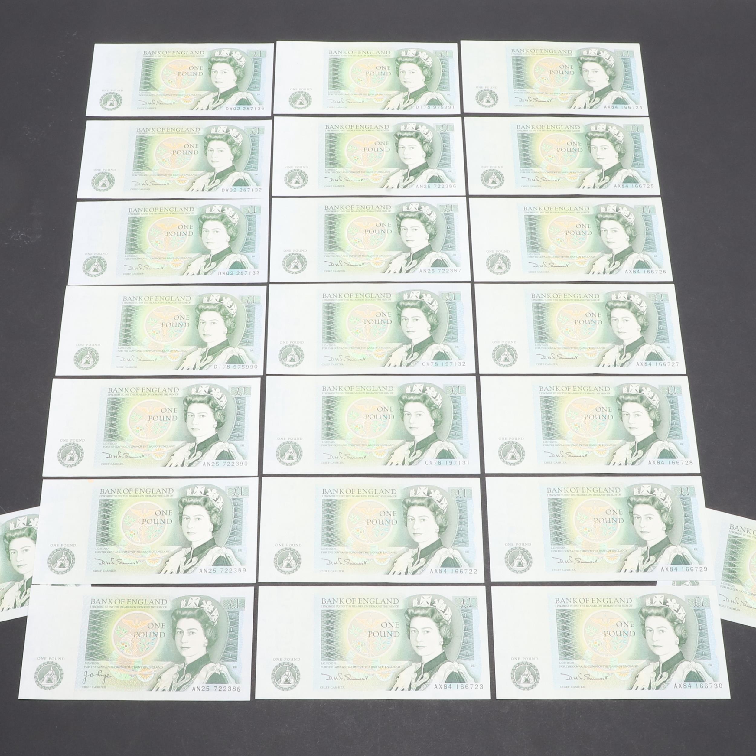 A COLLECTION OF 23 SERIES D ONE POUND NOTES TO INCLUDE CONSECUTIVE RUNS.