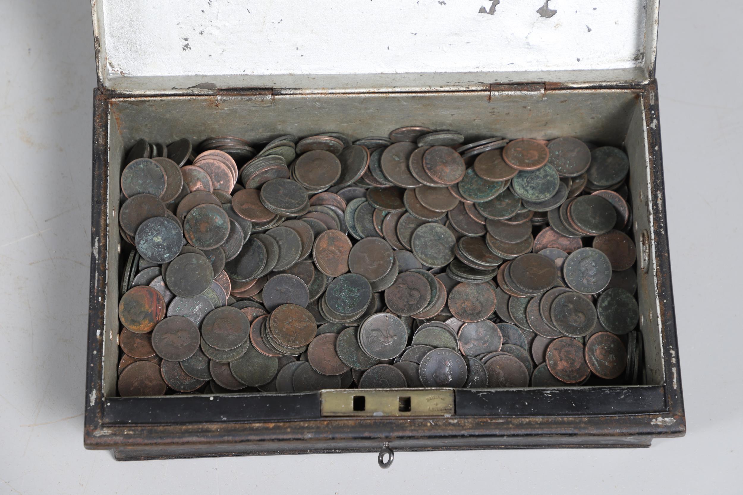 A LARGE COLLECTION OF 18TH CENTURY AND EARLIER COPPER. - Image 3 of 5