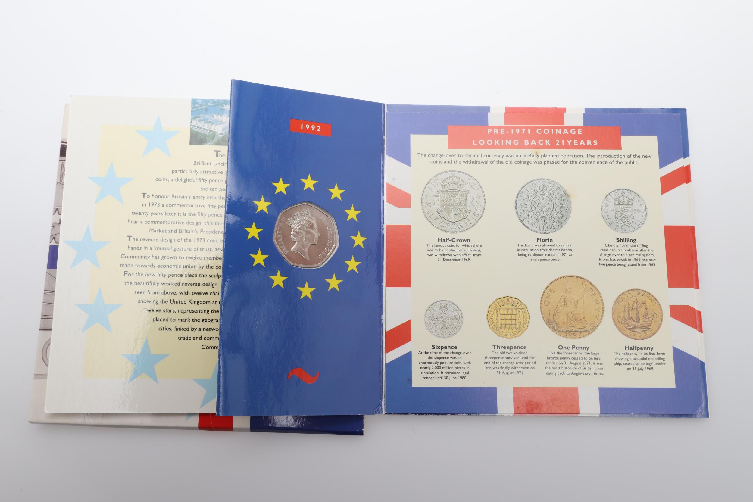 ROYAL MINT UNCIRCULATED COIN SETS FOR 1992 AND 1993 WITH TWO EC PRESIDENCY 50 PENCE PIECES. - Bild 3 aus 7