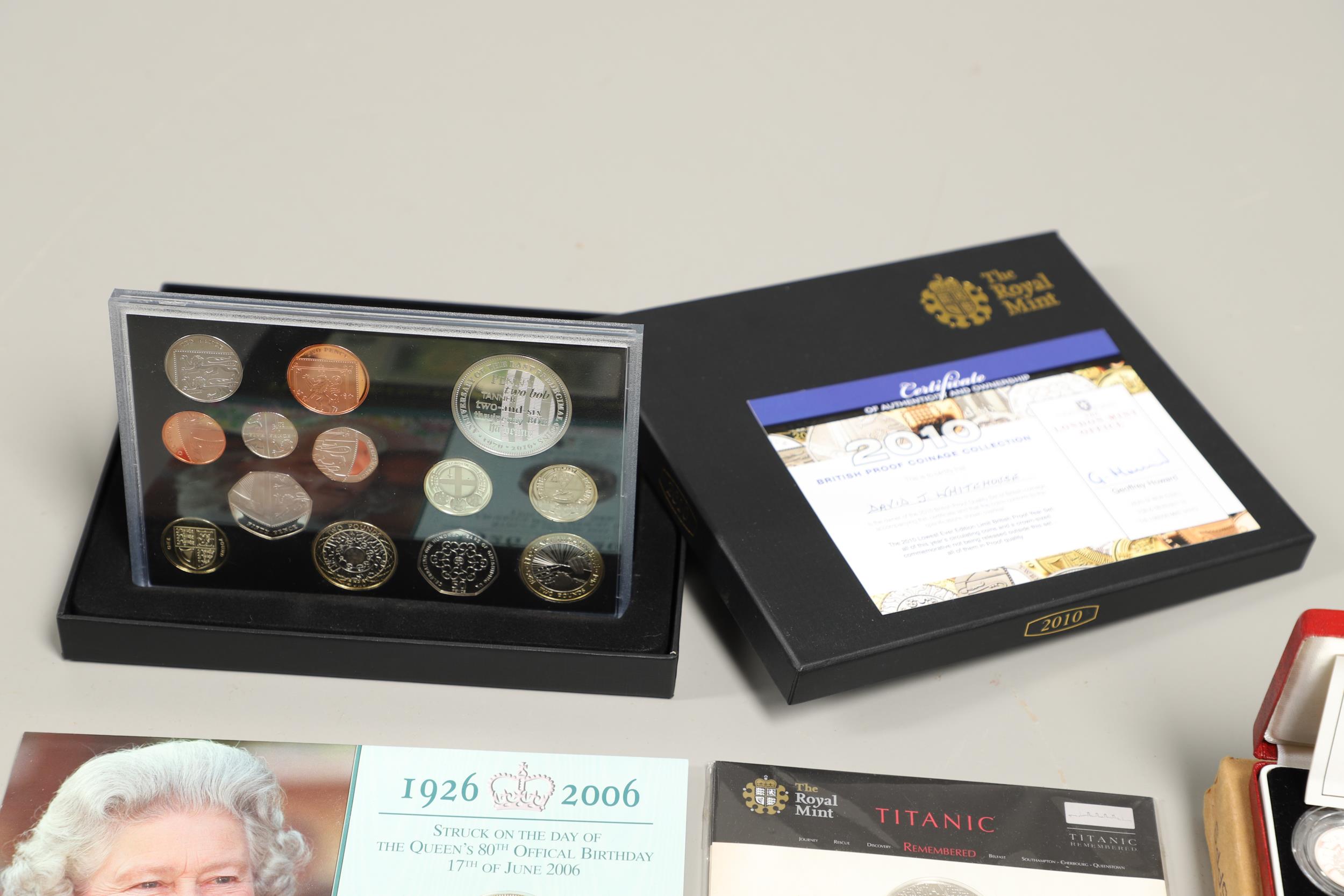 A COLLECTION OF ROYAL MINT SILVER PROOF AND OTHER ISSUES INCLUDING A 1997 BRITANNIA TWENTY PENCE. - Bild 14 aus 15