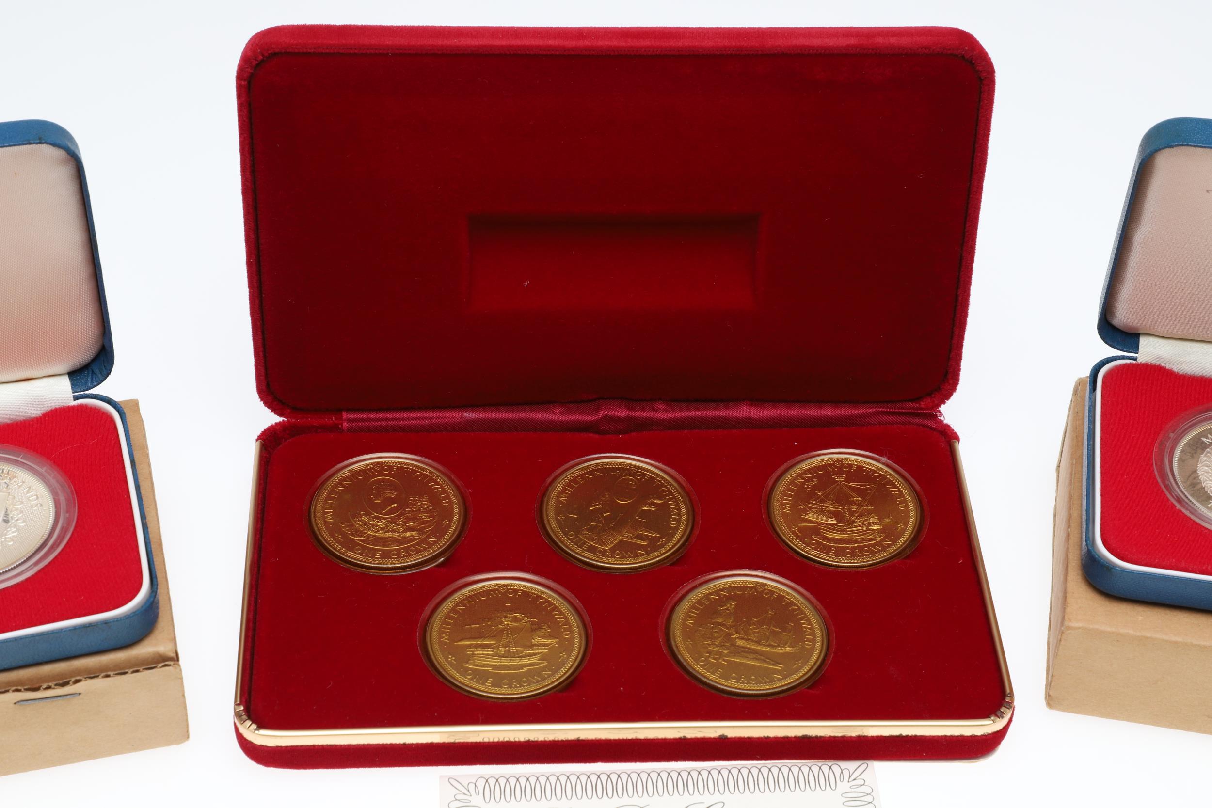 A COLLECTION OF SILVER PROOF SETS TO INCLUDE A FALKLANDS ISLANDS FIFTY PENCE 1977. - Bild 3 aus 18