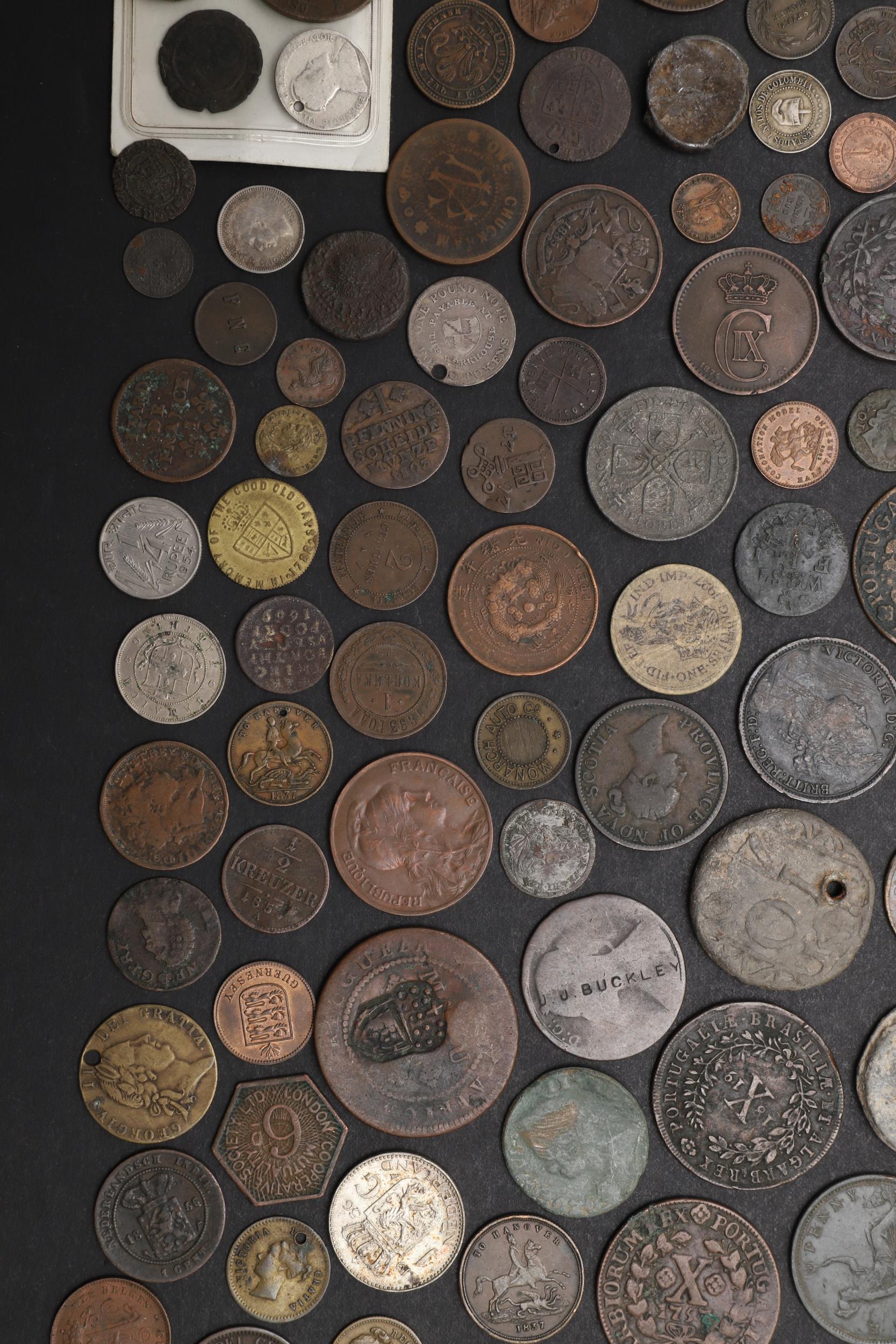 A COLLECTION OF WORLD COINS TO INCLUDE SILVER AND LARGE COPPER. - Bild 5 aus 7