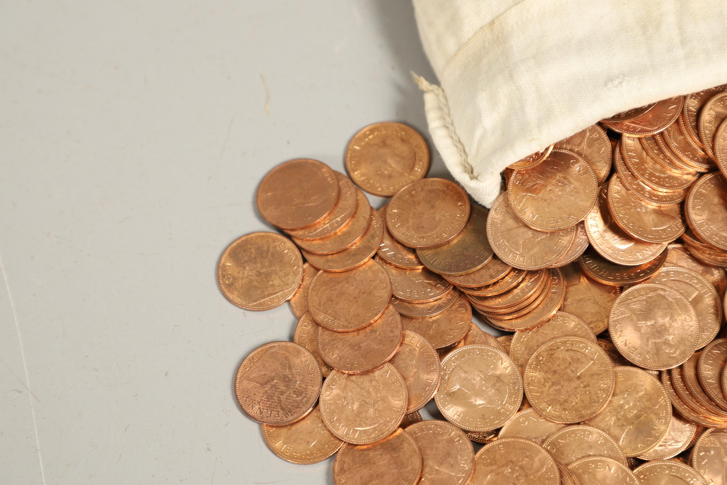 A COLLECTION OF APPROXIMATELY 1,000 UNCIRCULATED ELIZABETH PENNY COINS, 1967. - Image 3 of 9