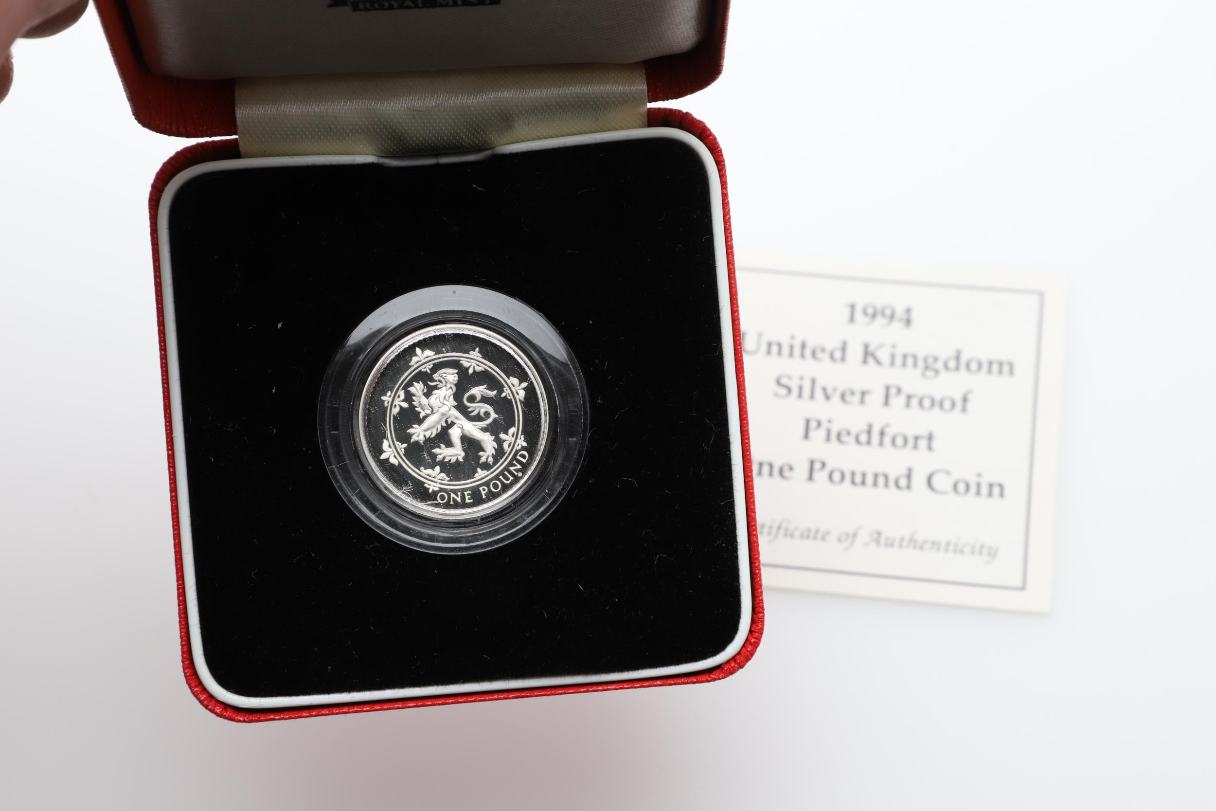 A COLLECTION OF ROYAL MINT PIEDFORT ISSUES TO INCLUDE 2017 SILVER PROOF PIEDFORT COIN SET. - Bild 12 aus 15