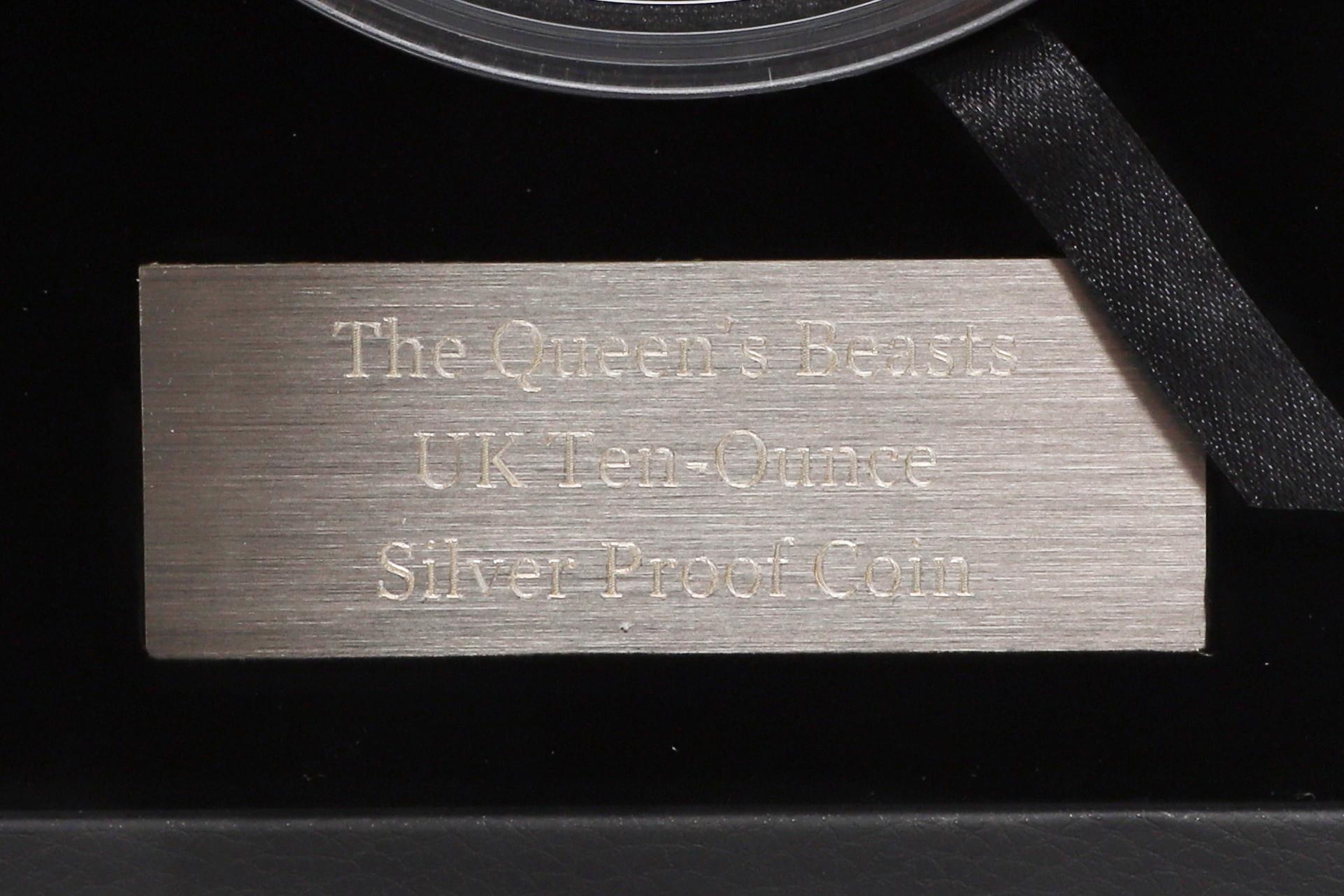 AN ELIZABETH II QUEEN'S BEASTS TEN OUNCE PROOF COIN. 2017. - Image 4 of 10