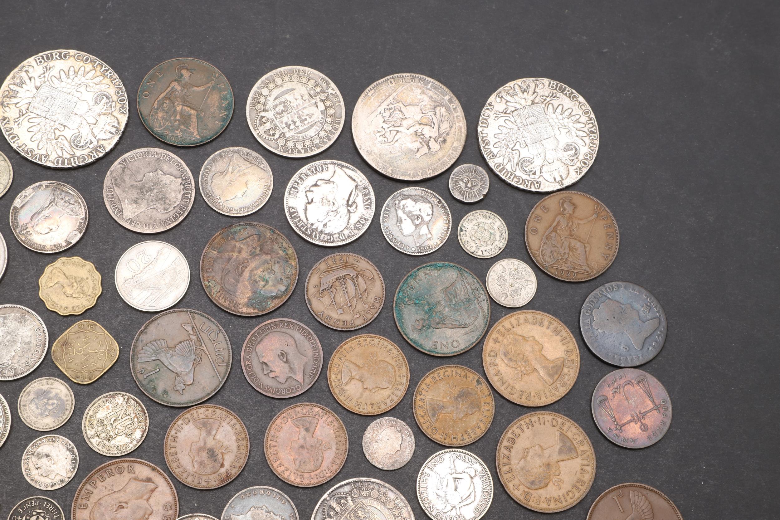 A MIXED COLLECTION OF WORLD SILVER AND OTHER COINS. - Image 4 of 7