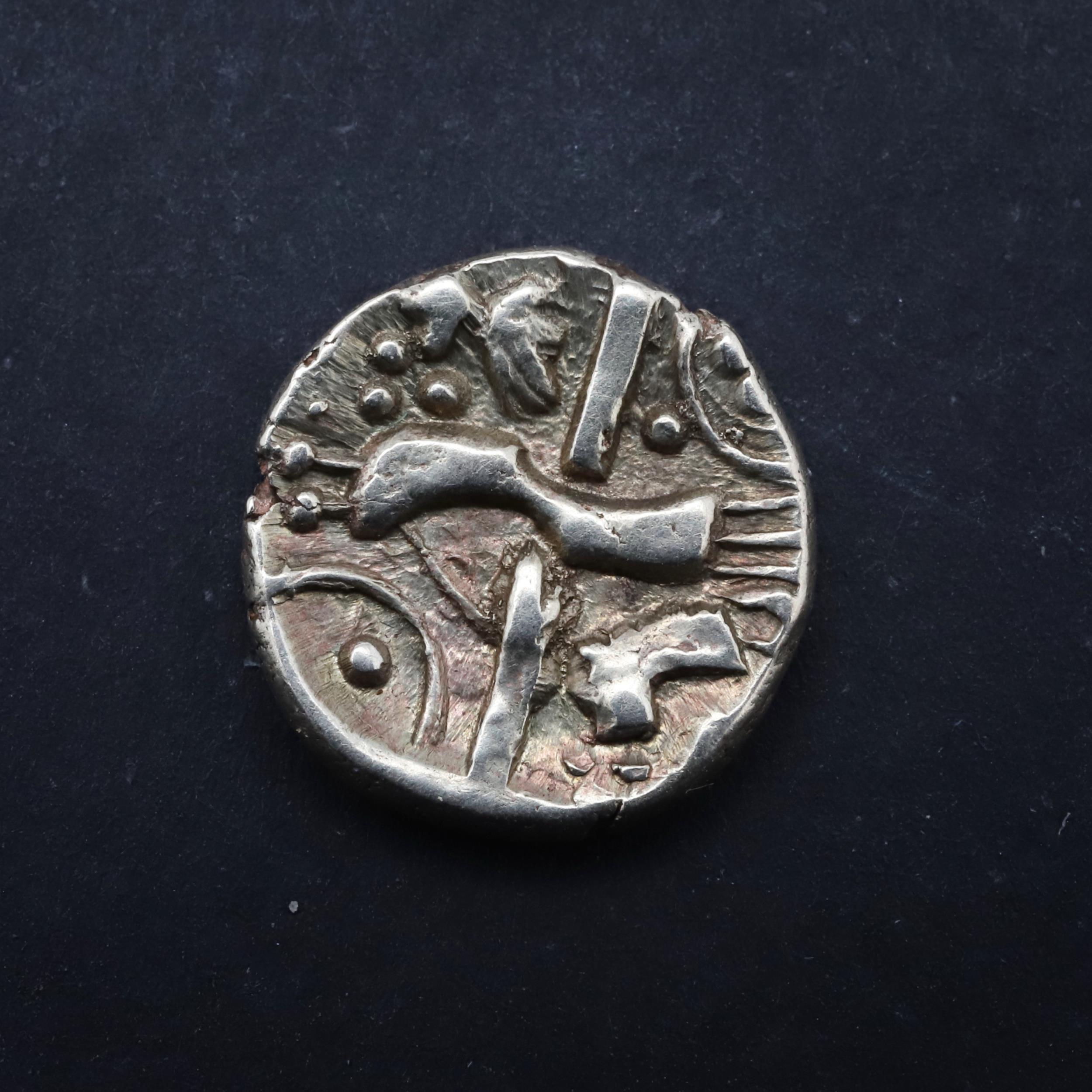 BRITISH IRON AGE, DUROTRIGES, DURO BOAT BIRD QUARTER STATER. - Bild 2 aus 3