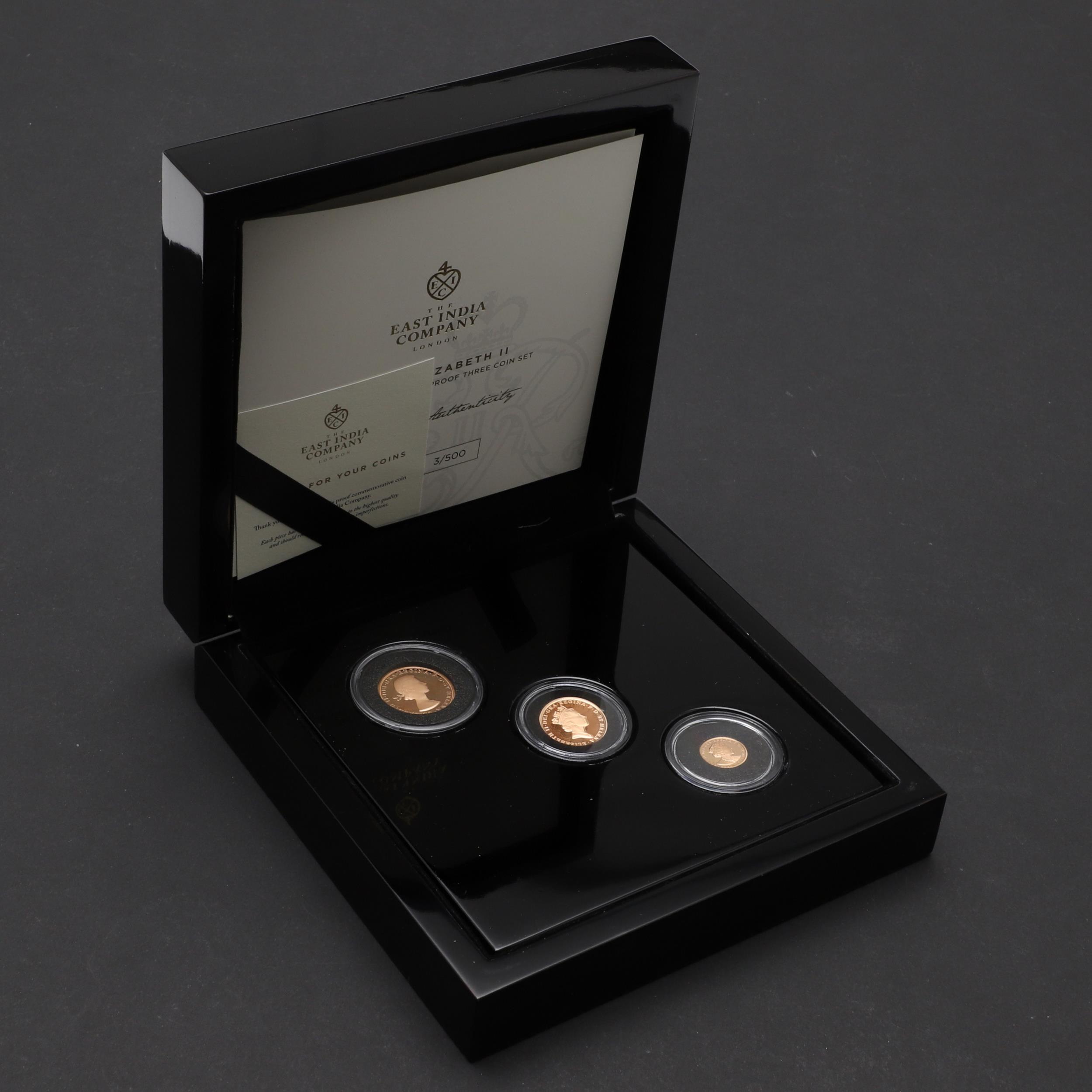 AN ELIZABETH II THREE COIN EAST INDIA COMPANY SOVEREIGN SET. 2021.