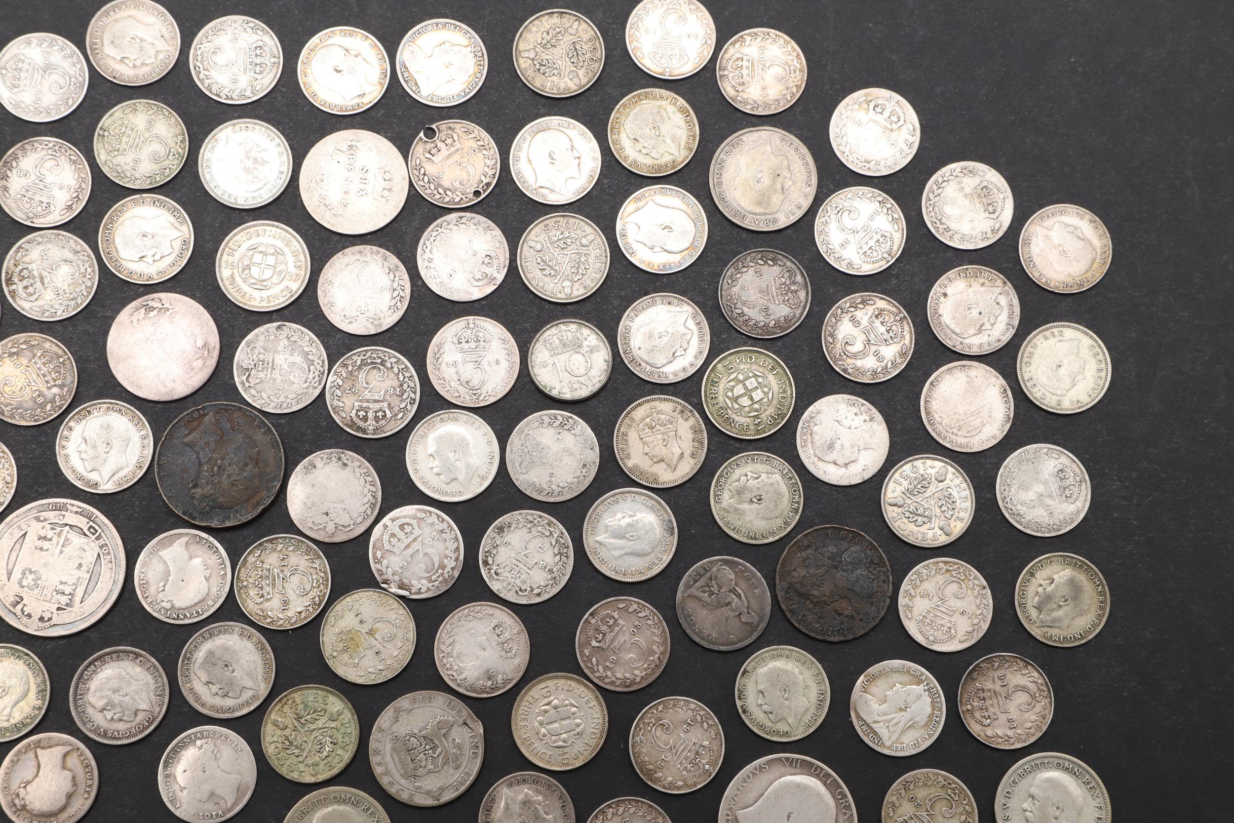 A COLLECTION OF QUEEN VICTORIA AND LATER THREE PENCE AND OTHERS. - Bild 5 aus 6