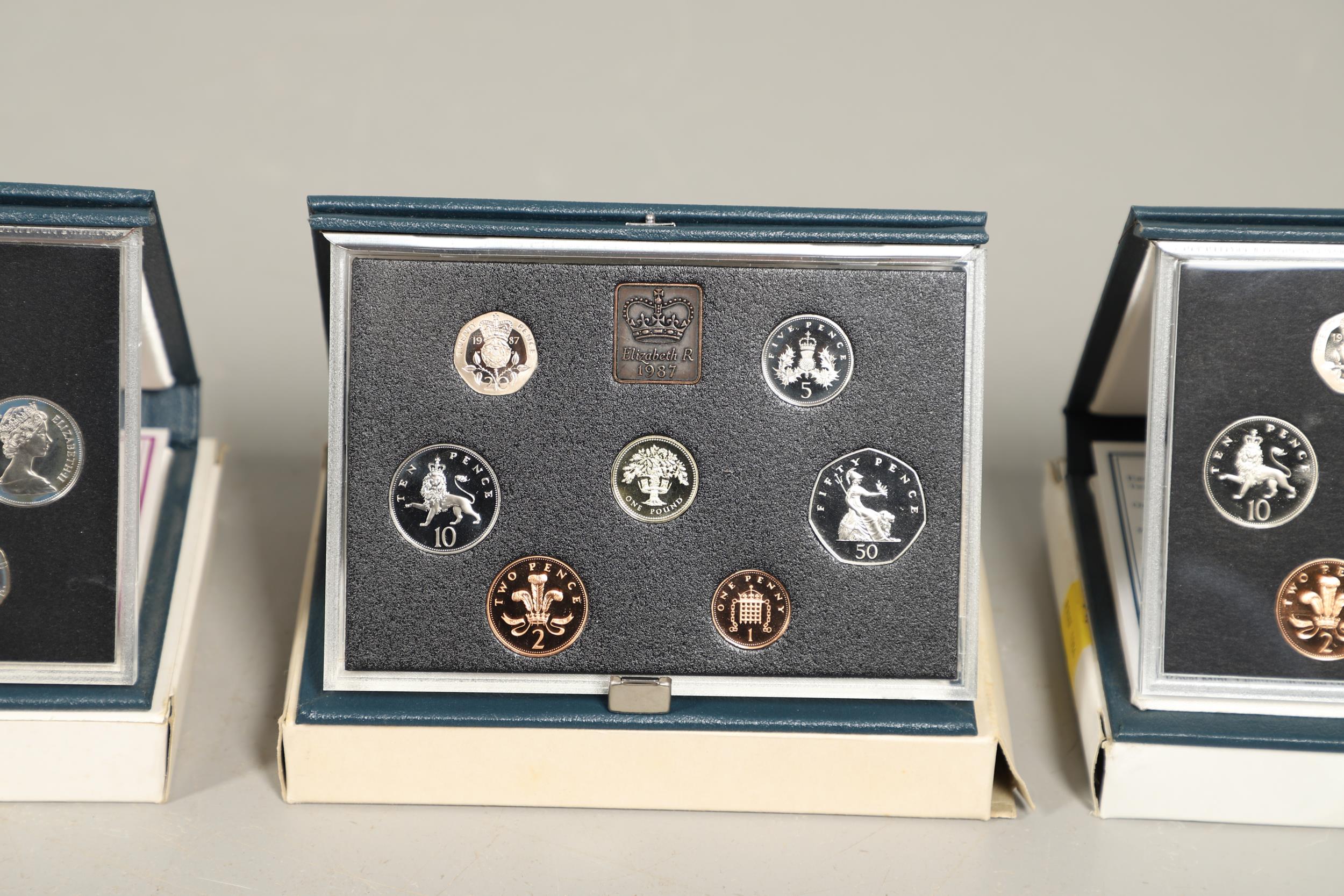 A COLLECTION OF ROYAL MINT UNCIRCULATED YEAR SETS, 1970 -. - Image 4 of 13
