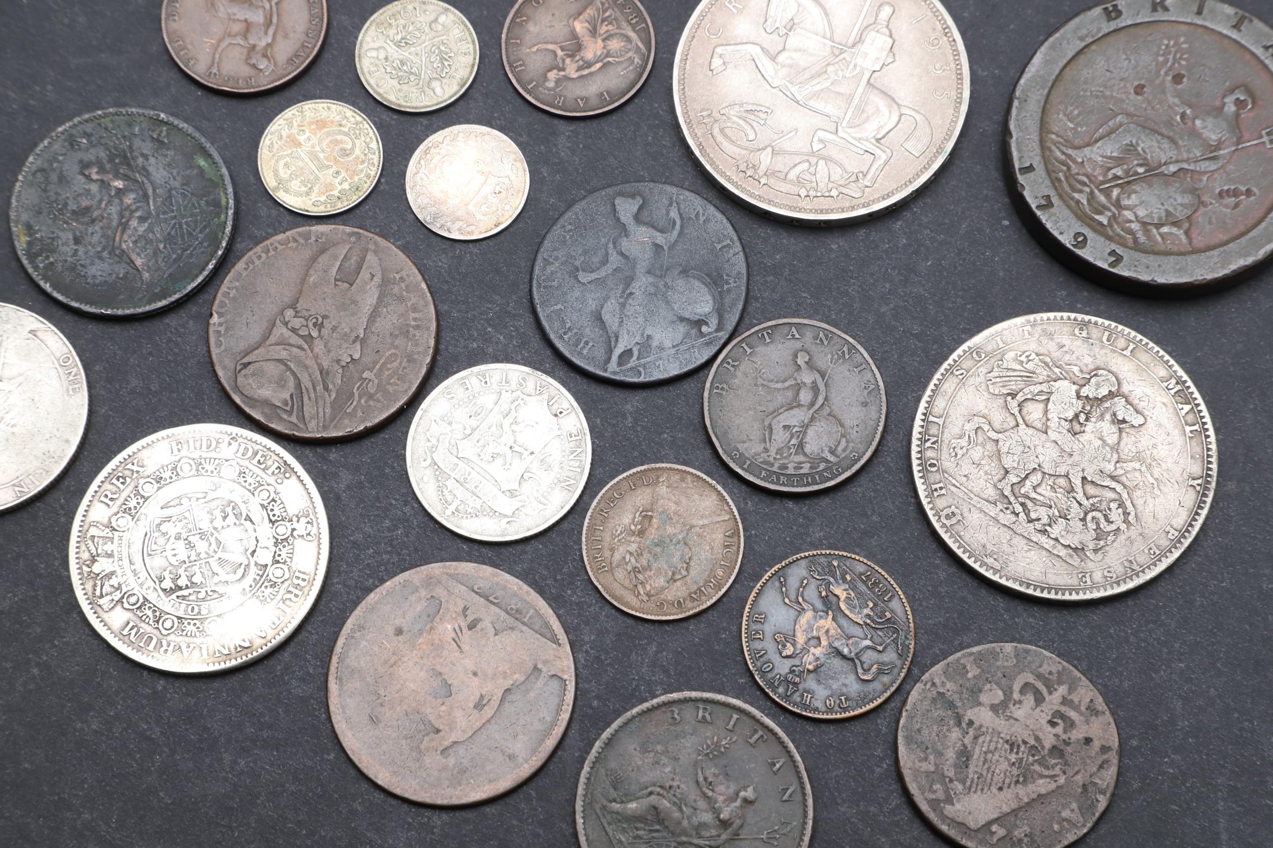 A MIXED COLLECTION OF BRITISH COINS TO INCLUDE 1819 CROWN AND 1797 TWOPENCE. - Image 3 of 3