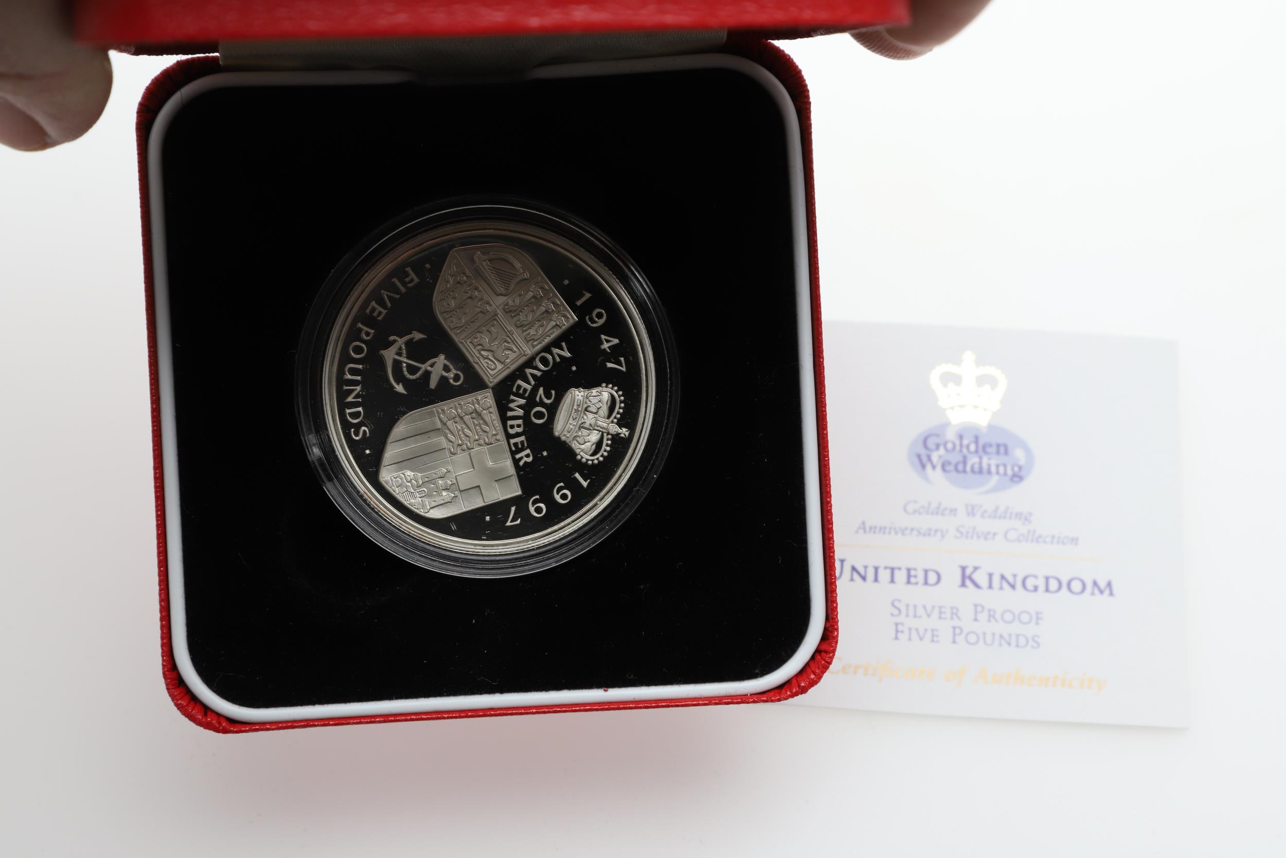 A COLLECTION OF ROYAL MINT SILVER PROOF COINS TO INCLUDE A 1994 D-DAY COMMEMORATIVE FIFTY PENCE AND - Bild 17 aus 17