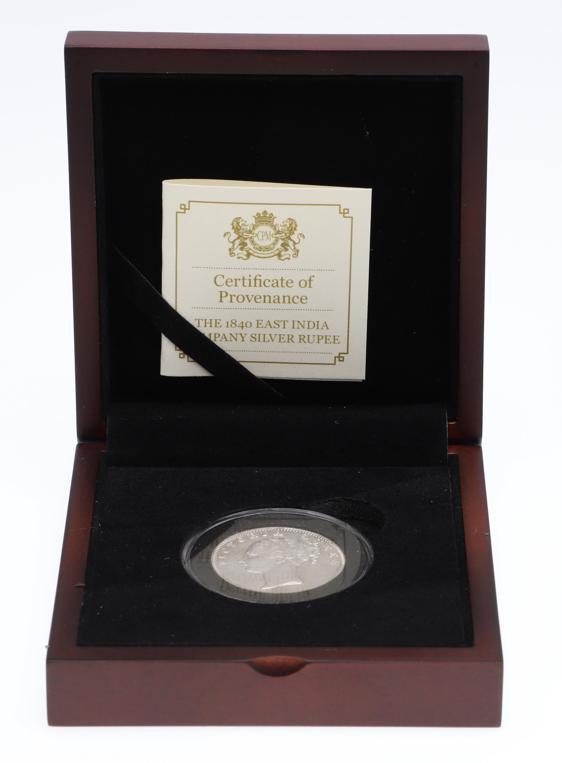 A COLLECTION OF AMERICAN AND OTHER HISTORIC SILVER ISSUES IN PRESENTATION CASES. - Bild 8 aus 13