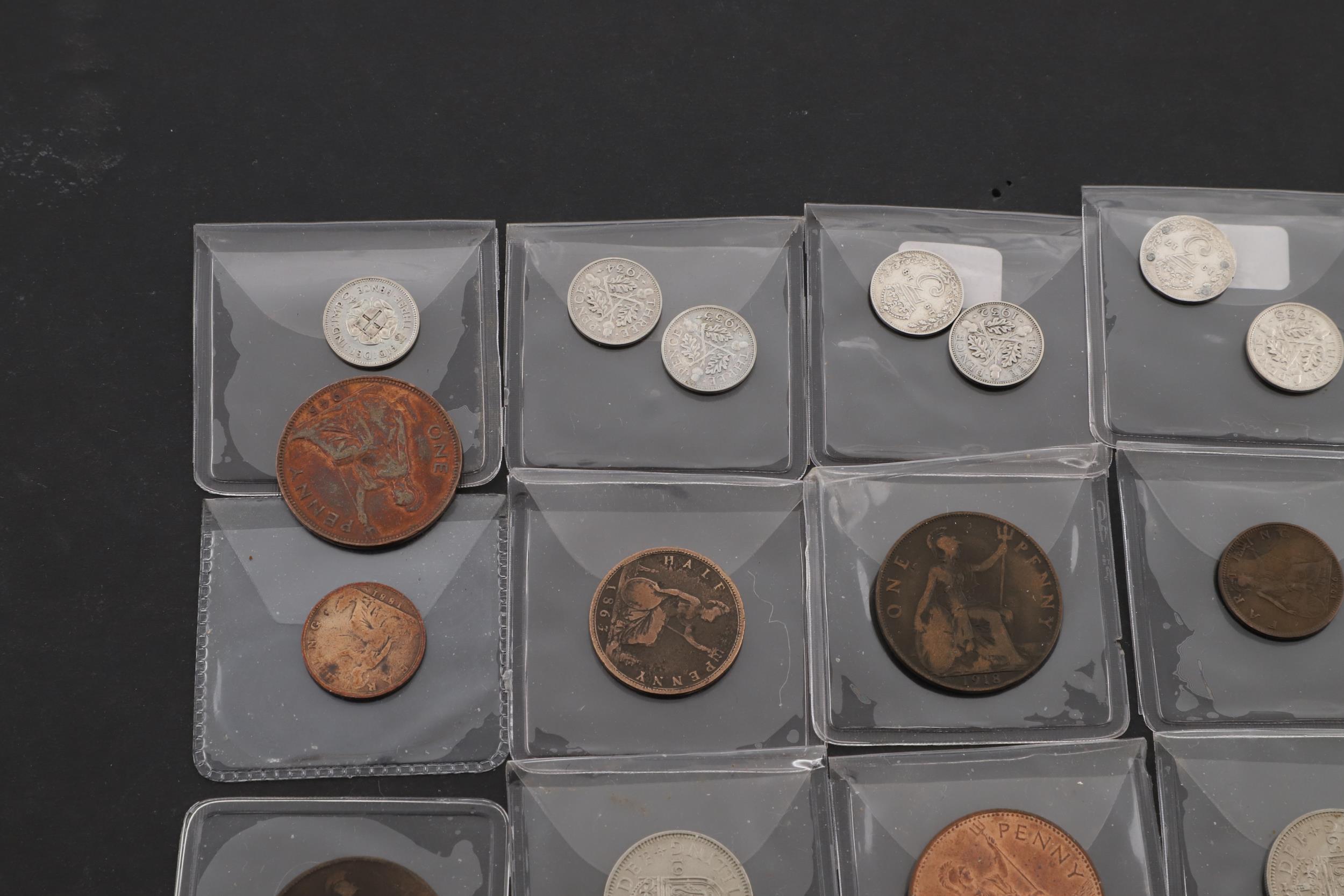 A COLLECTION THREEPENCE PIECES AND OTHER COINS. - Bild 8 aus 14