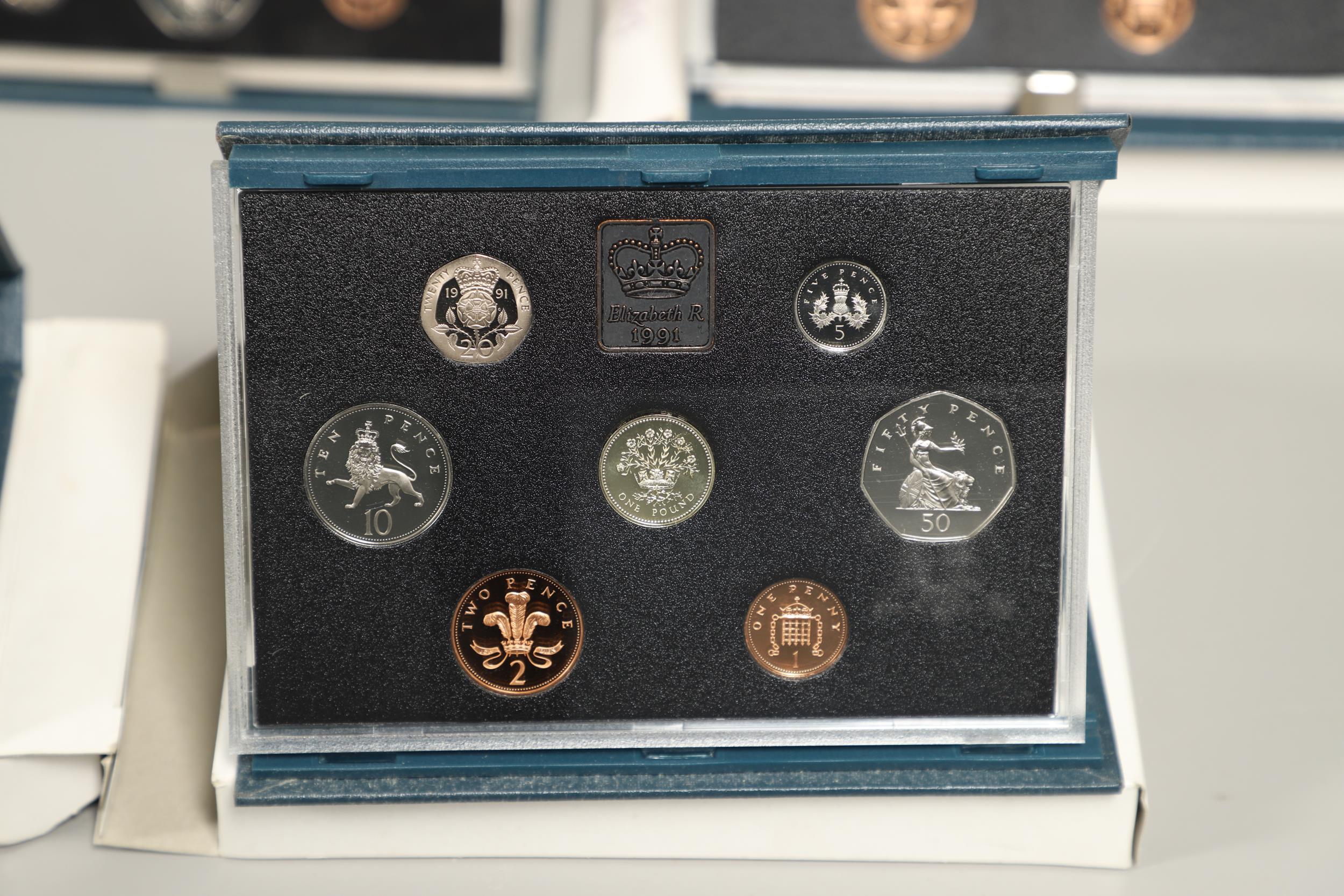 A COLLECTION OF THIRTEEN ROYAL MINT ANNUAL PROOF COIN COLLECTIONS. 1983-1997. - Bild 7 aus 14