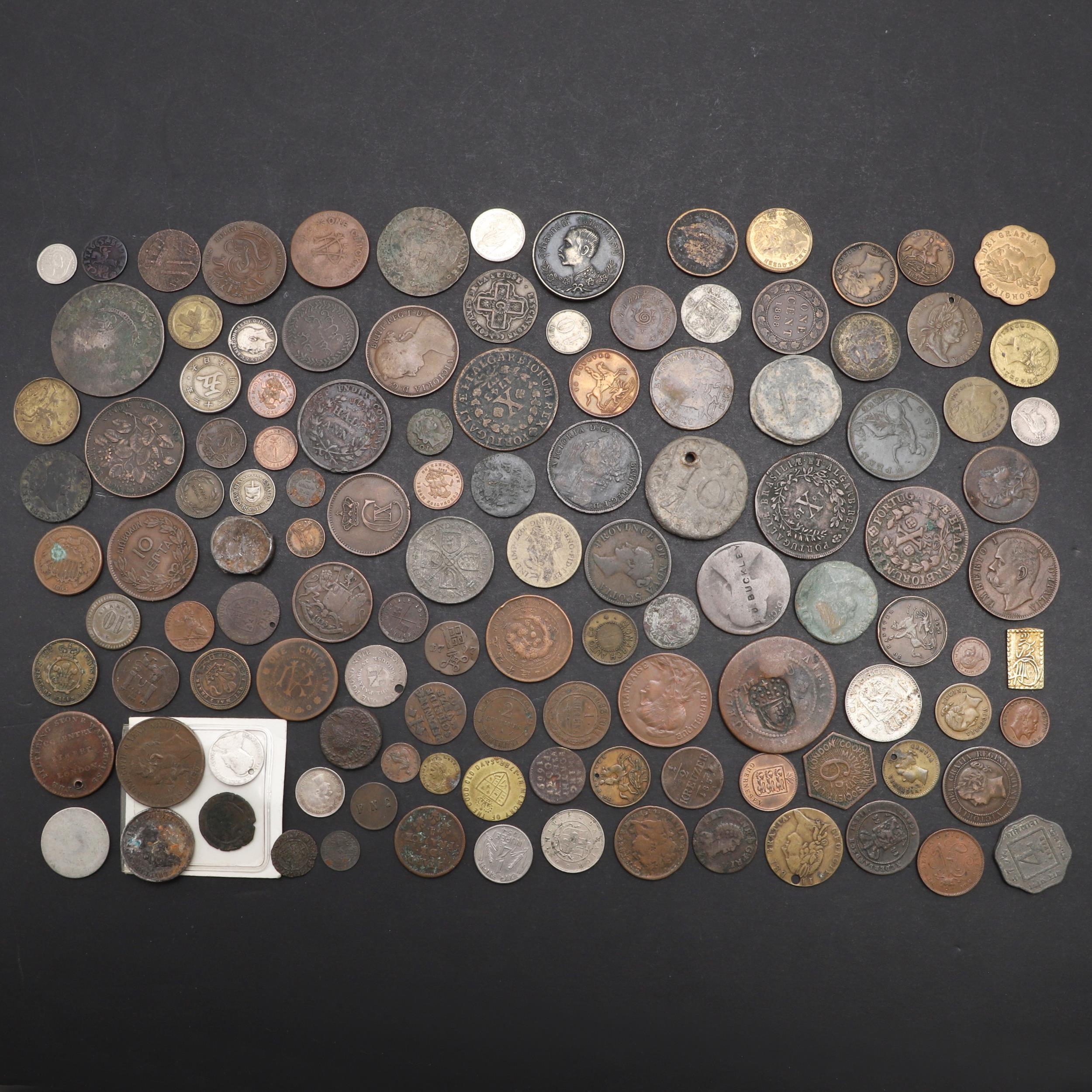 A COLLECTION OF WORLD COINS TO INCLUDE SILVER AND LARGE COPPER.