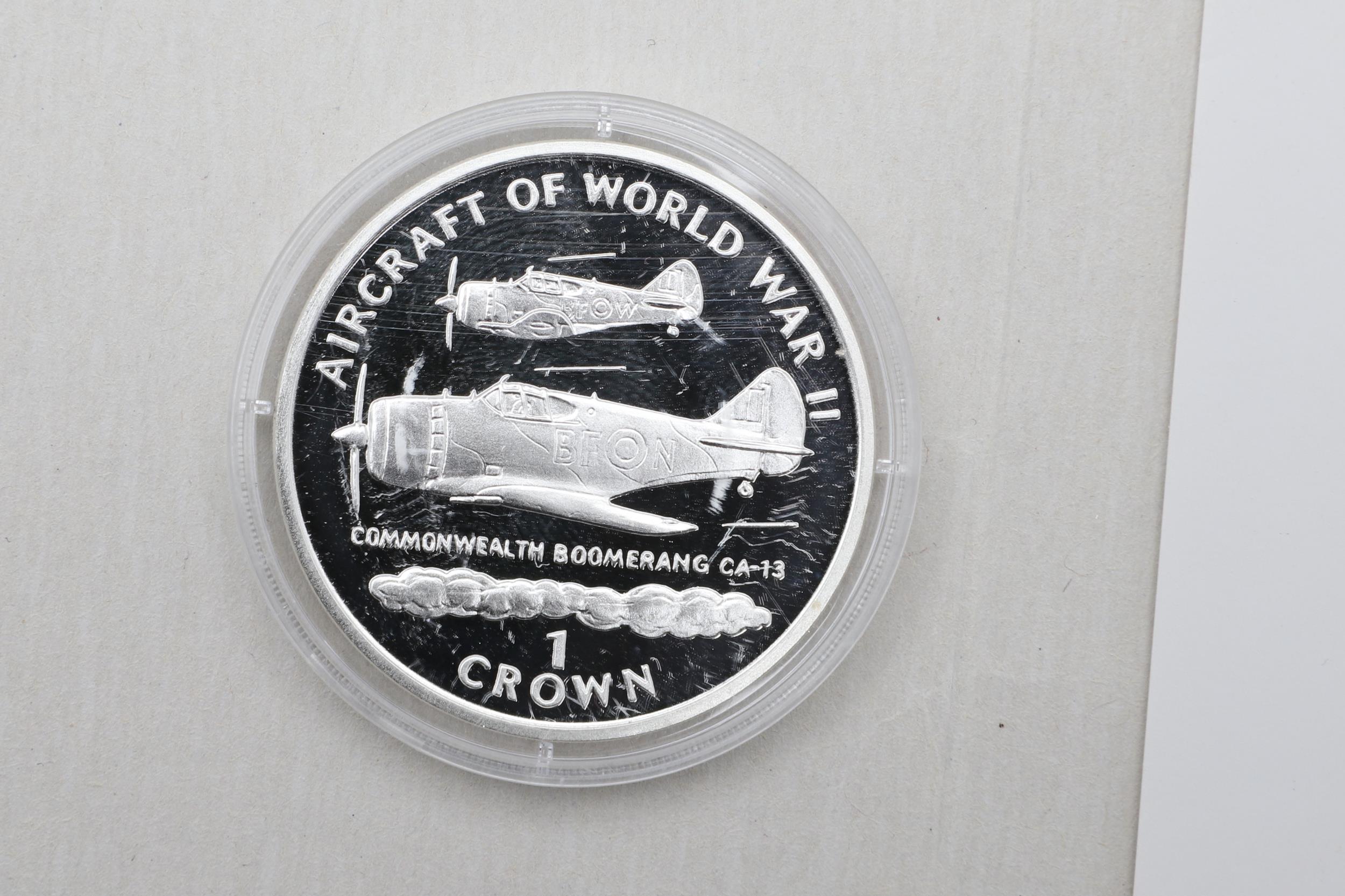 A COLLECTION OF 'THE END OF WORLD WAR II' SILVER PROOF CROWNS. - Bild 5 aus 12