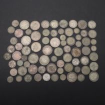 A COLLECTION OF VICTORIAN AND LATER SILVER AND PART SILVER COINS TO INCLUDE HALFCROWNS.
