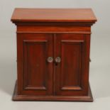 A VICTORIAN MAHOGANY TWENTY ONE DRAWER COIN CABINET.