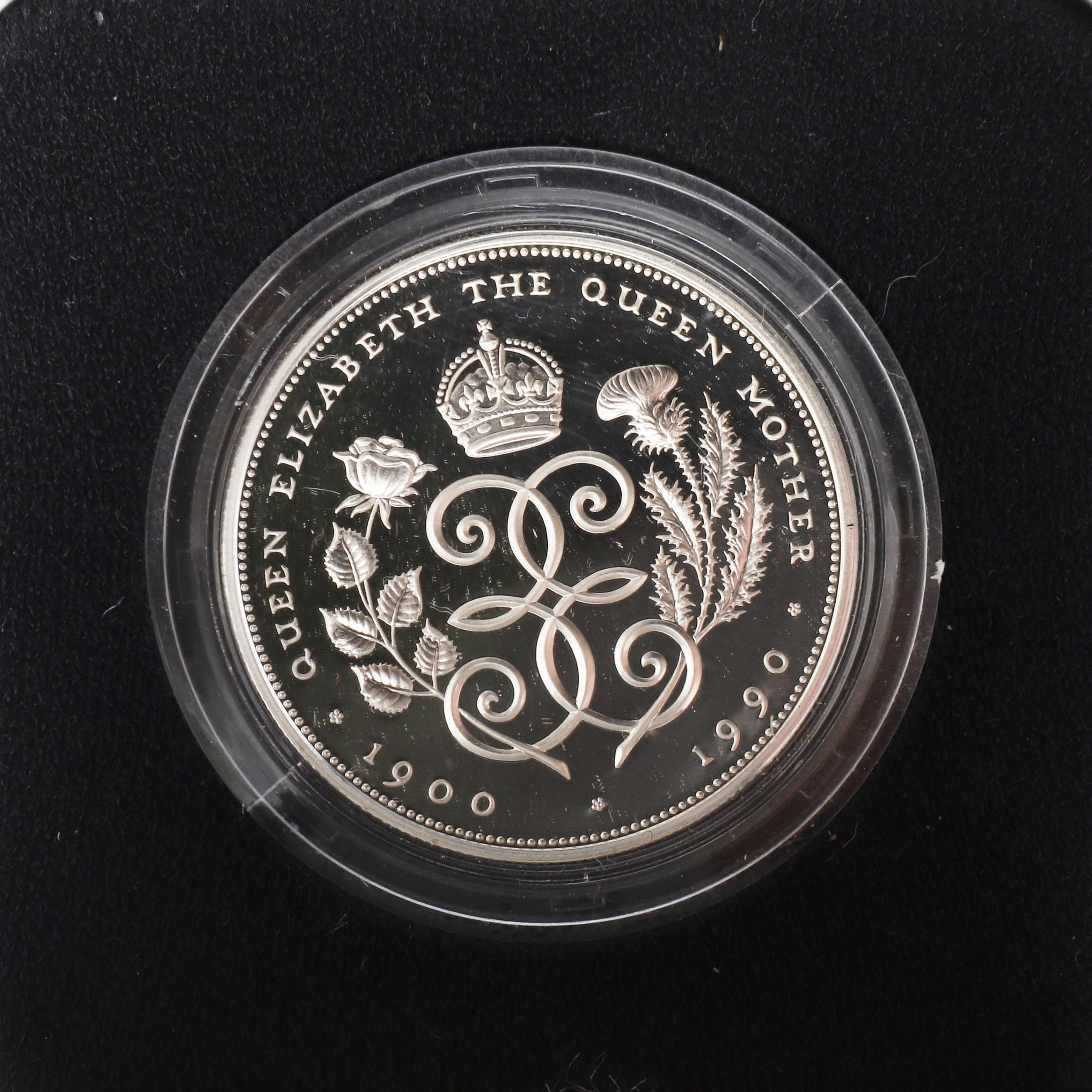 A COLLECTION OF ROYAL MINT QUEEN MOTHER SILVER PROOF CROWNS AND OTHERS. - Image 8 of 11