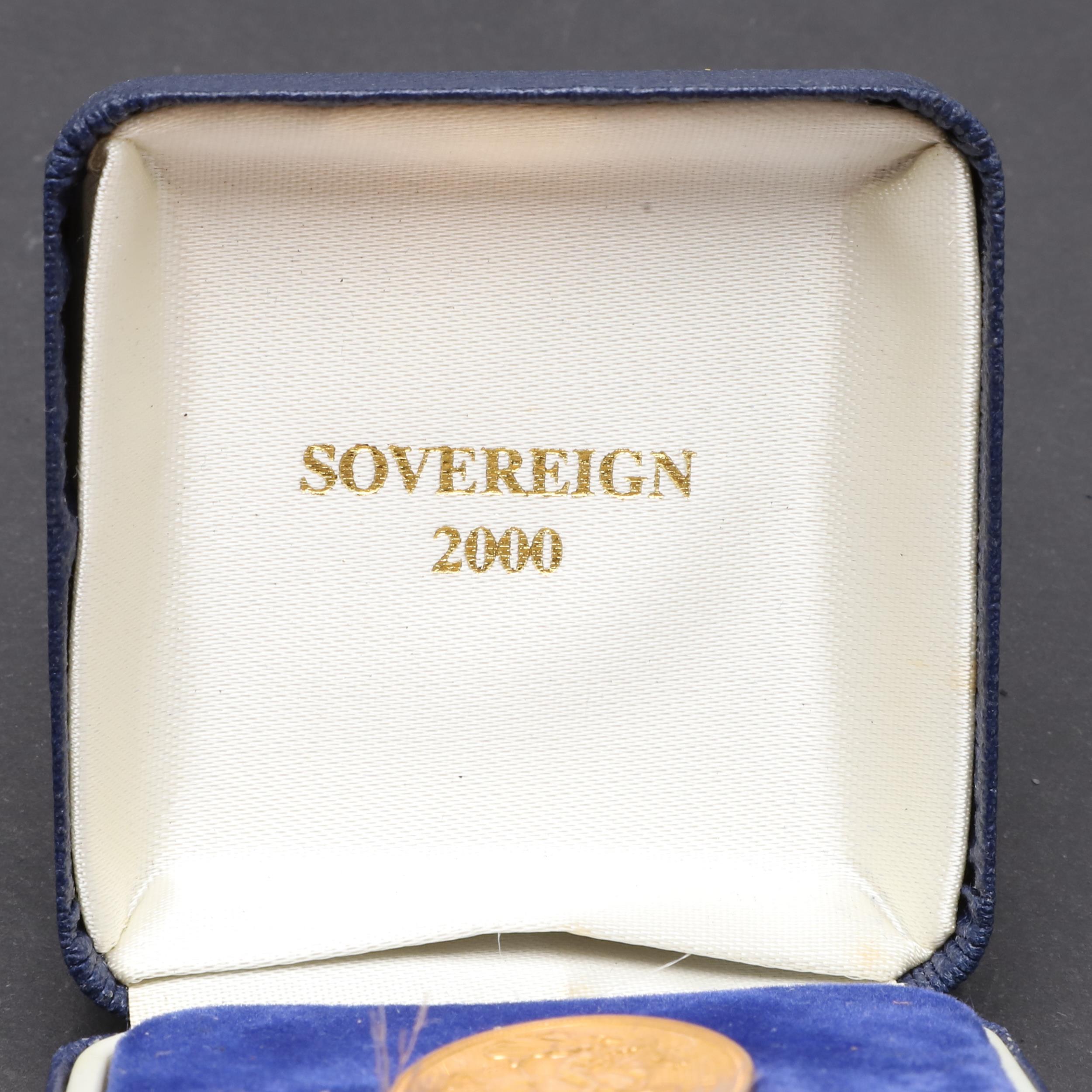 AN ELIZABETH II SOVEREIGN, 2000. - Image 5 of 6