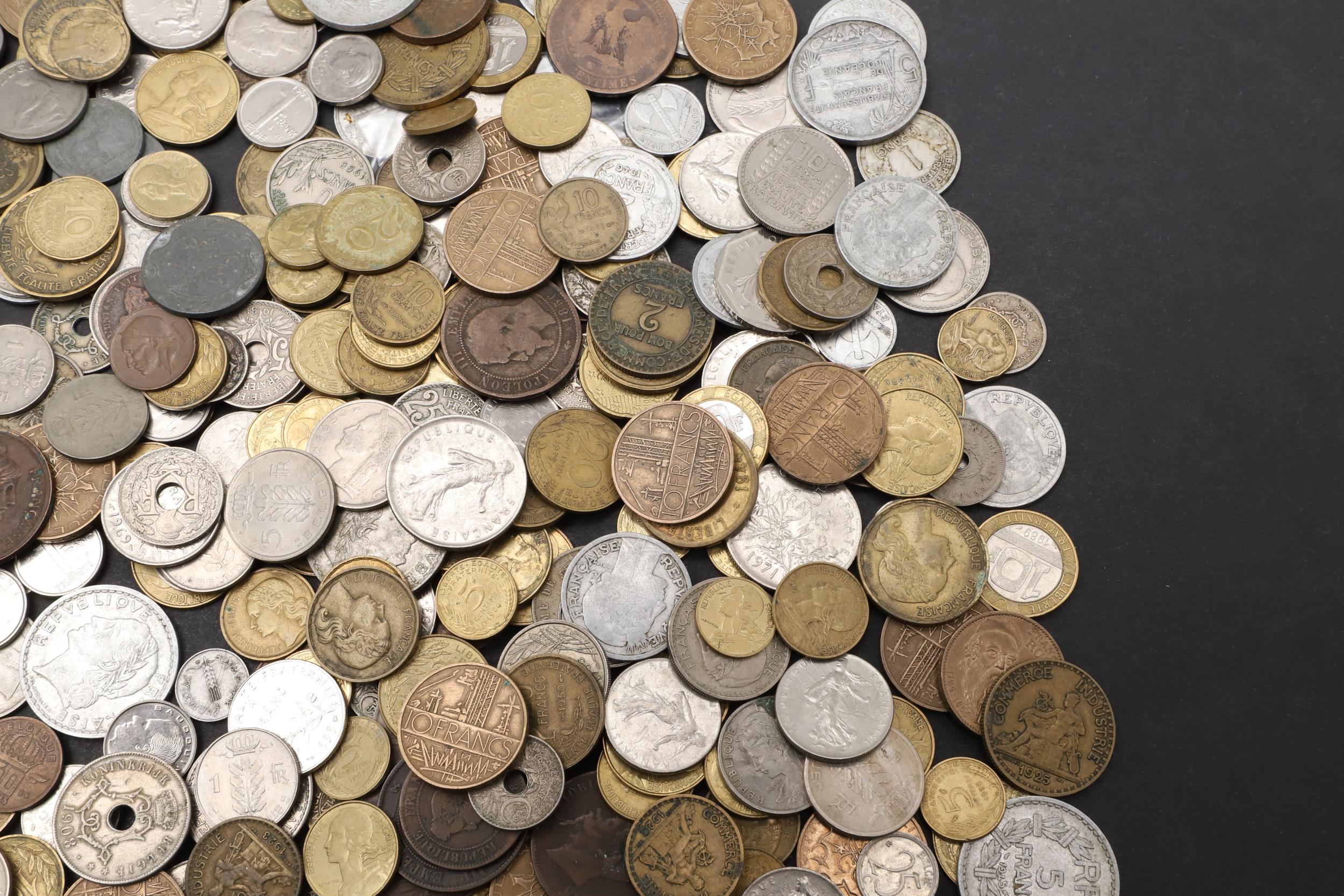 A COLLECTION OF 19TH AND 20TH CENTURY FRENCH AND BELGIAN COINS. - Image 7 of 10