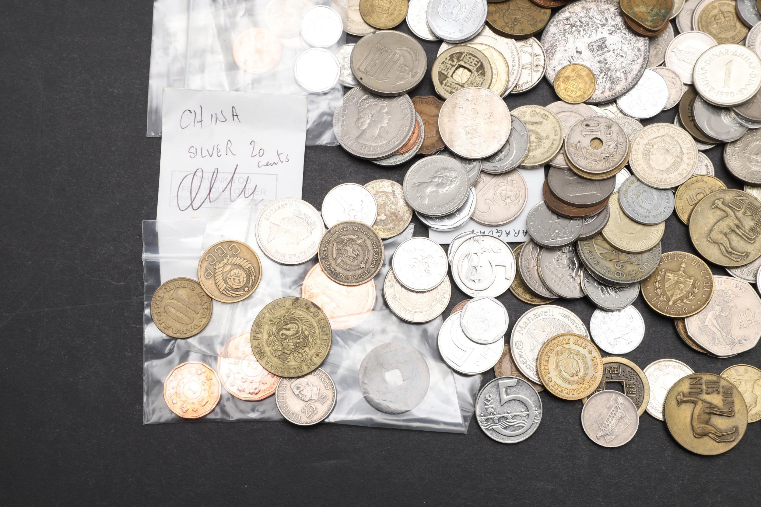 A COLLECTION OF WORLD COINS, VARIOUS COUNTIRES TO INCLUDE MALAYA, CHINA, GIBRALTAR AND MANY OTHERS. - Image 8 of 10