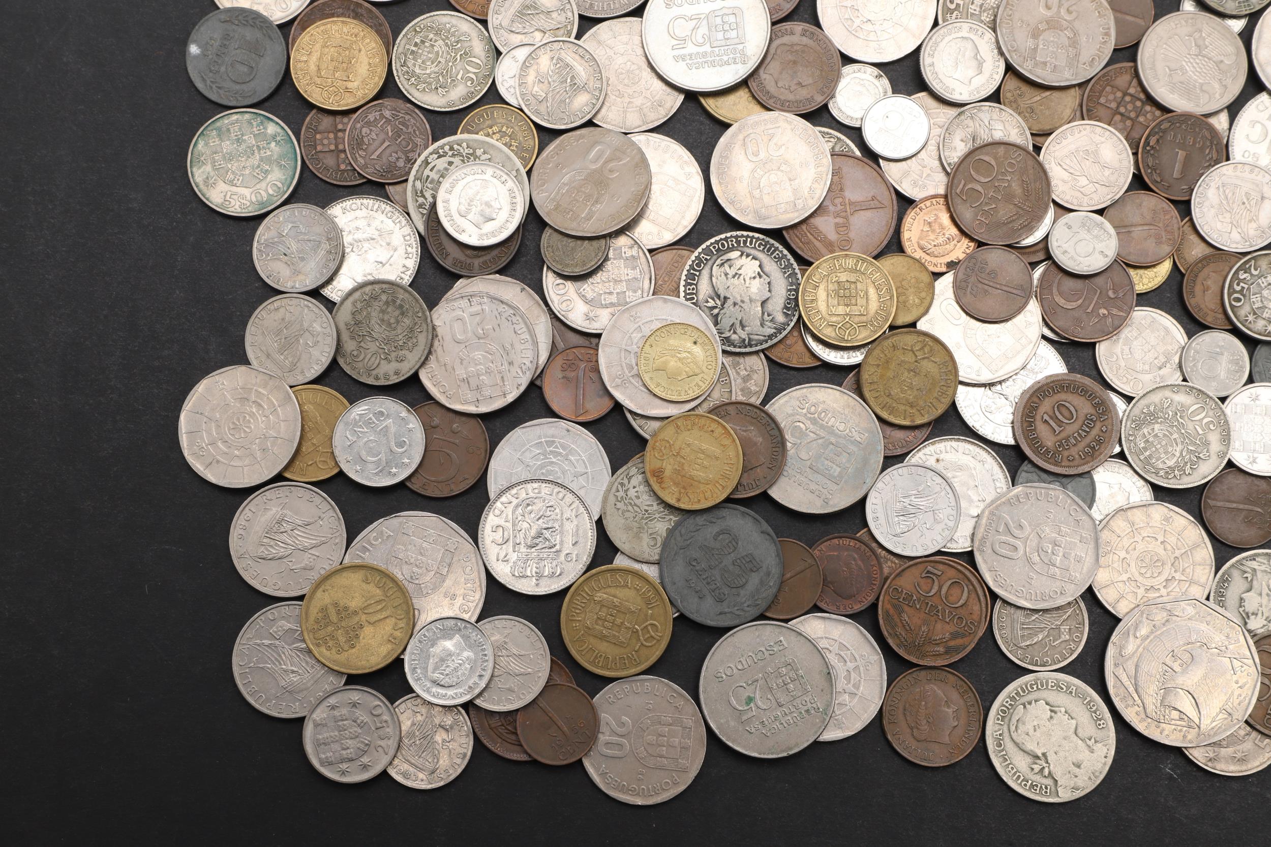 A MIXED COLLECTION OF PORTUGUESE, DUTCH AND OTHER WORLD COINS. - Image 4 of 5