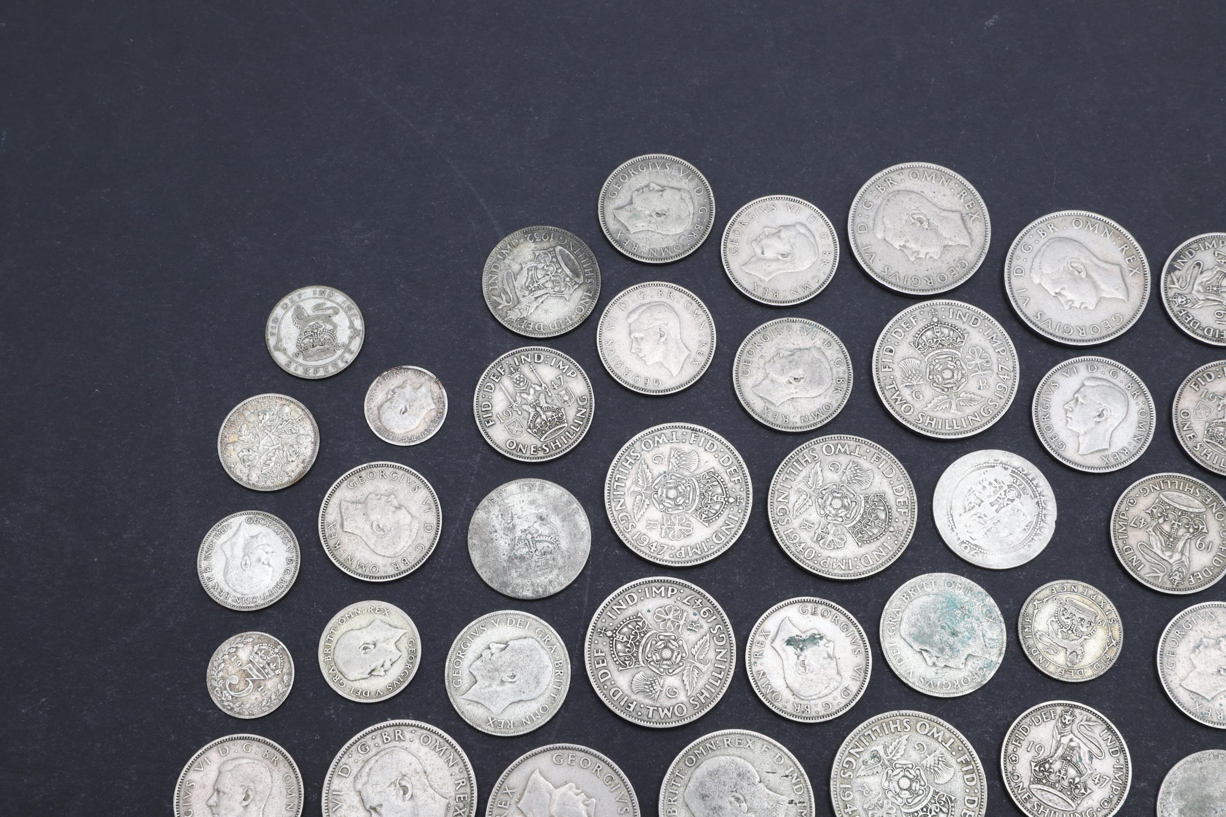 A COLLECTION OF PRE-DECIMAL PART SILVER AND LATER COINS. - Bild 2 aus 9