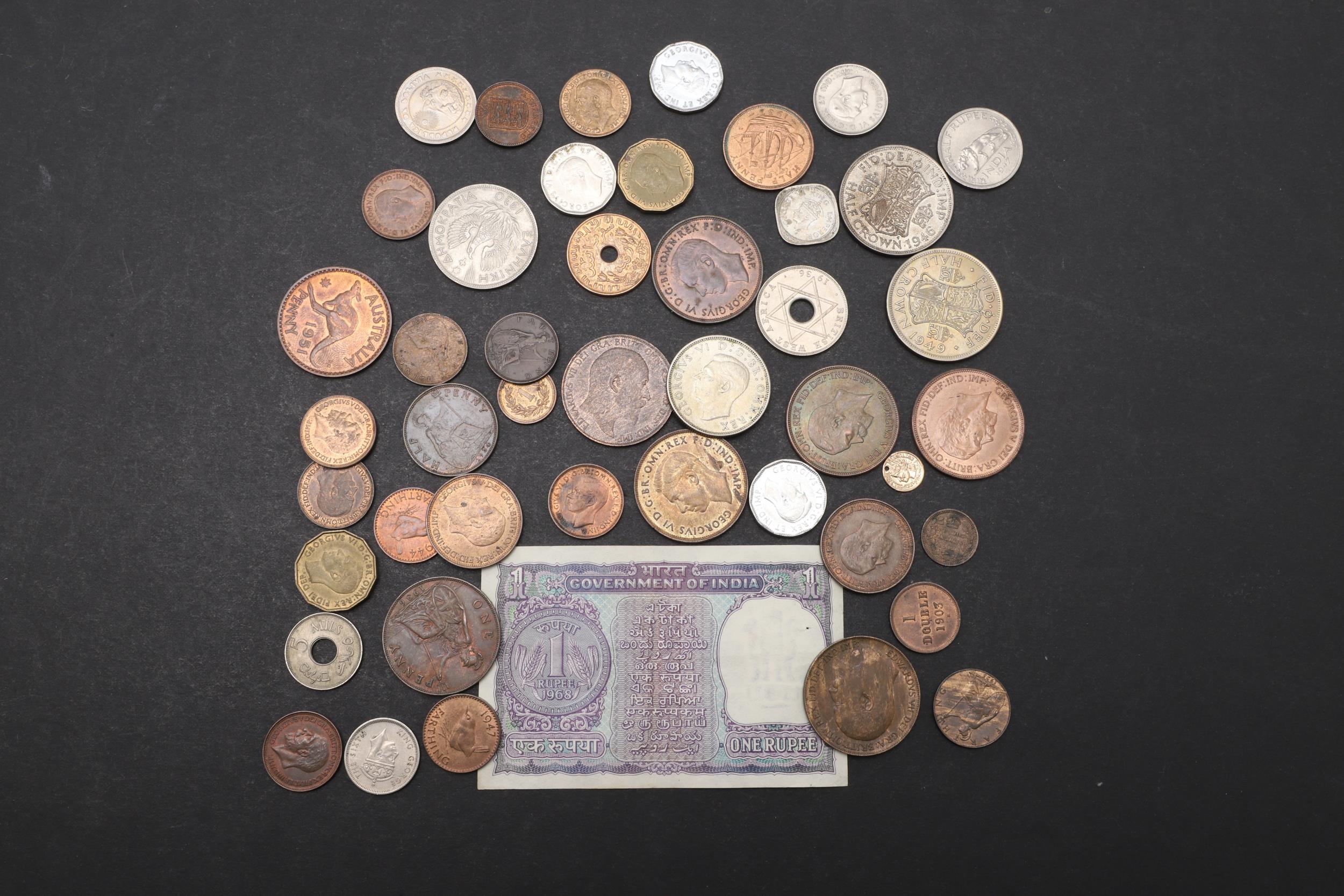 A COLLECTION OF WORLD COINS TO INCLUDE GUERNSEY, INDIA AND OTHERS. - Image 4 of 4