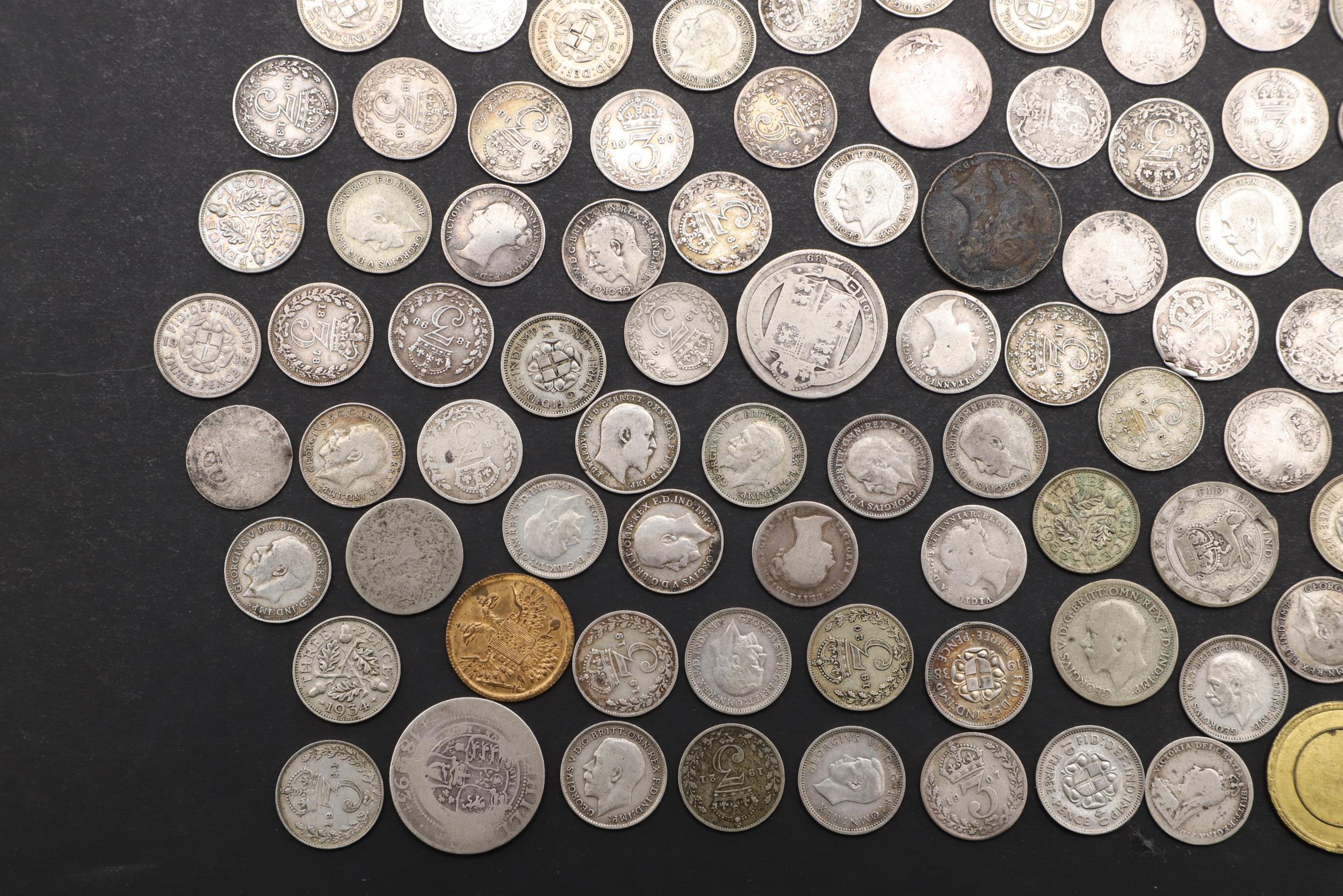A COLLECTION OF QUEEN VICTORIA AND LATER THREE PENCE AND OTHERS. - Bild 3 aus 6