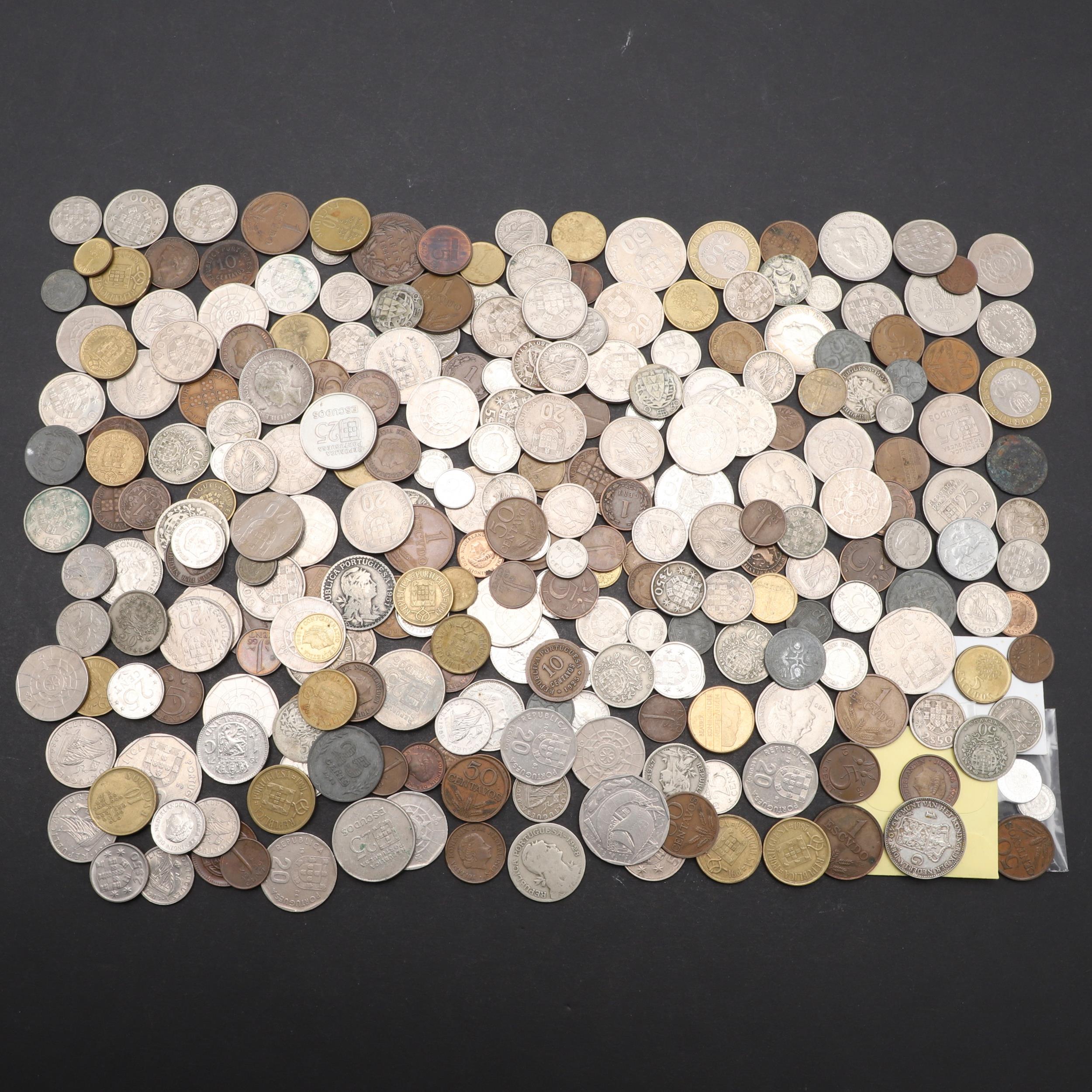 A MIXED COLLECTION OF PORTUGUESE, DUTCH AND OTHER WORLD COINS.