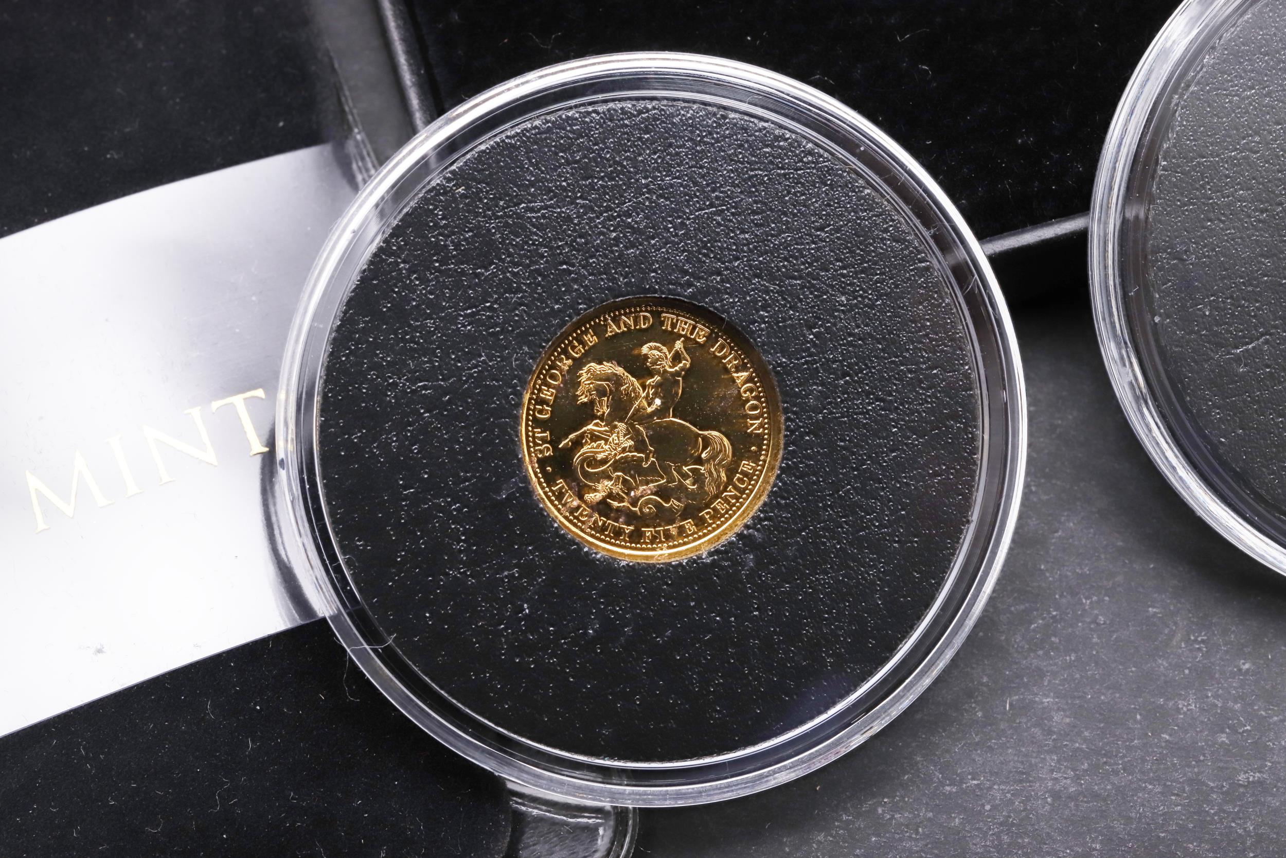 AN ELIZABETH II TRISTAN DA CUNHA GOLD CROWN AND TWO SIMILAR GOLD COINS. 2013. - Bild 6 aus 8